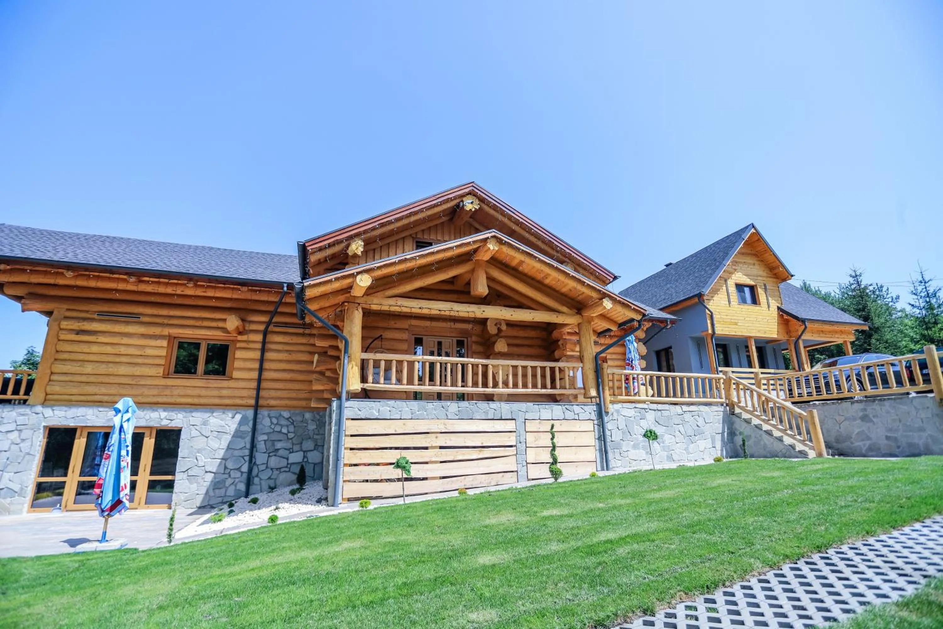 Property building in PENSIUNEA IZABELLA, Izabella Chalet
