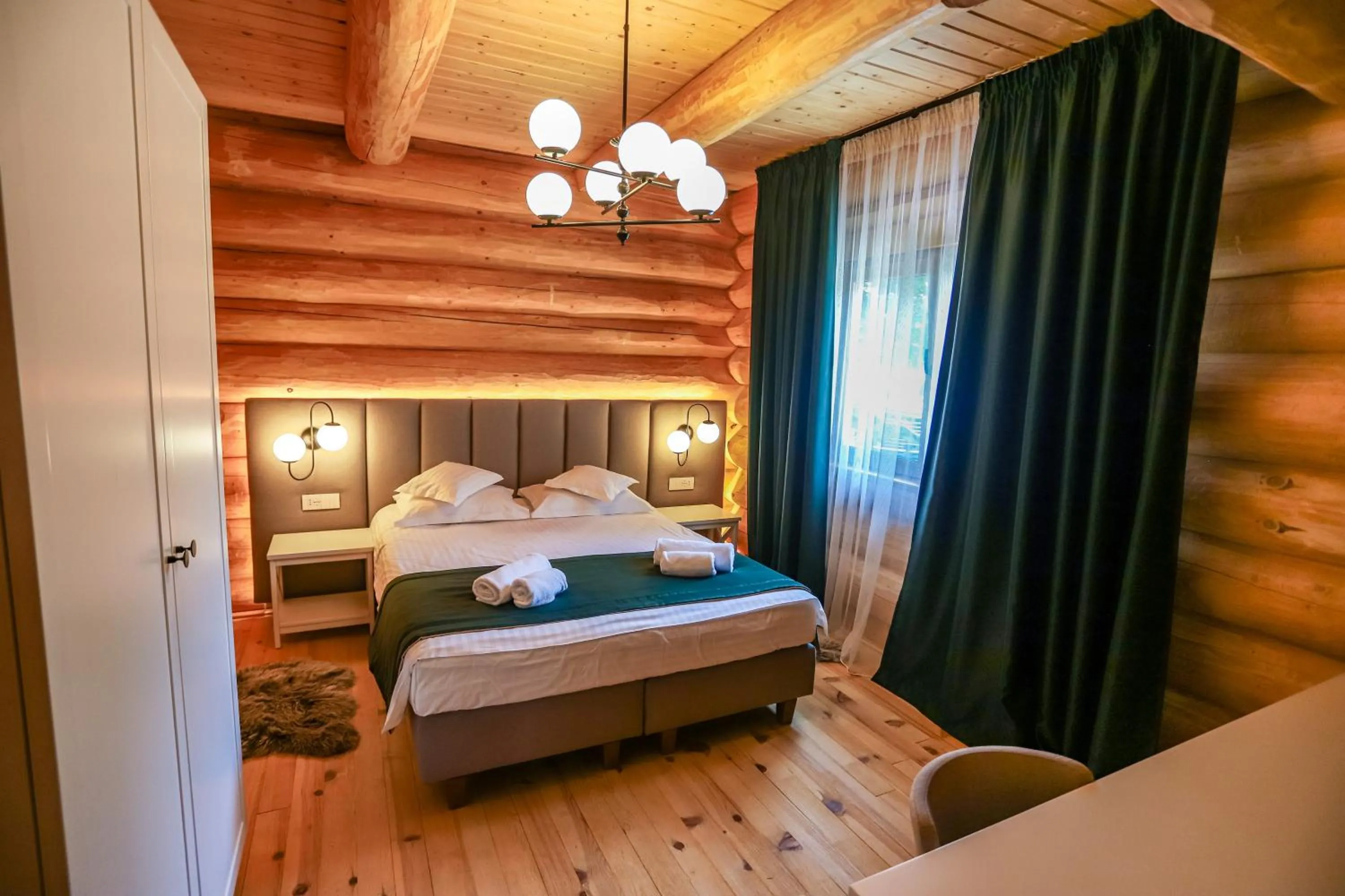Photo of the whole room, Bed in PENSIUNEA IZABELLA, Izabella Chalet