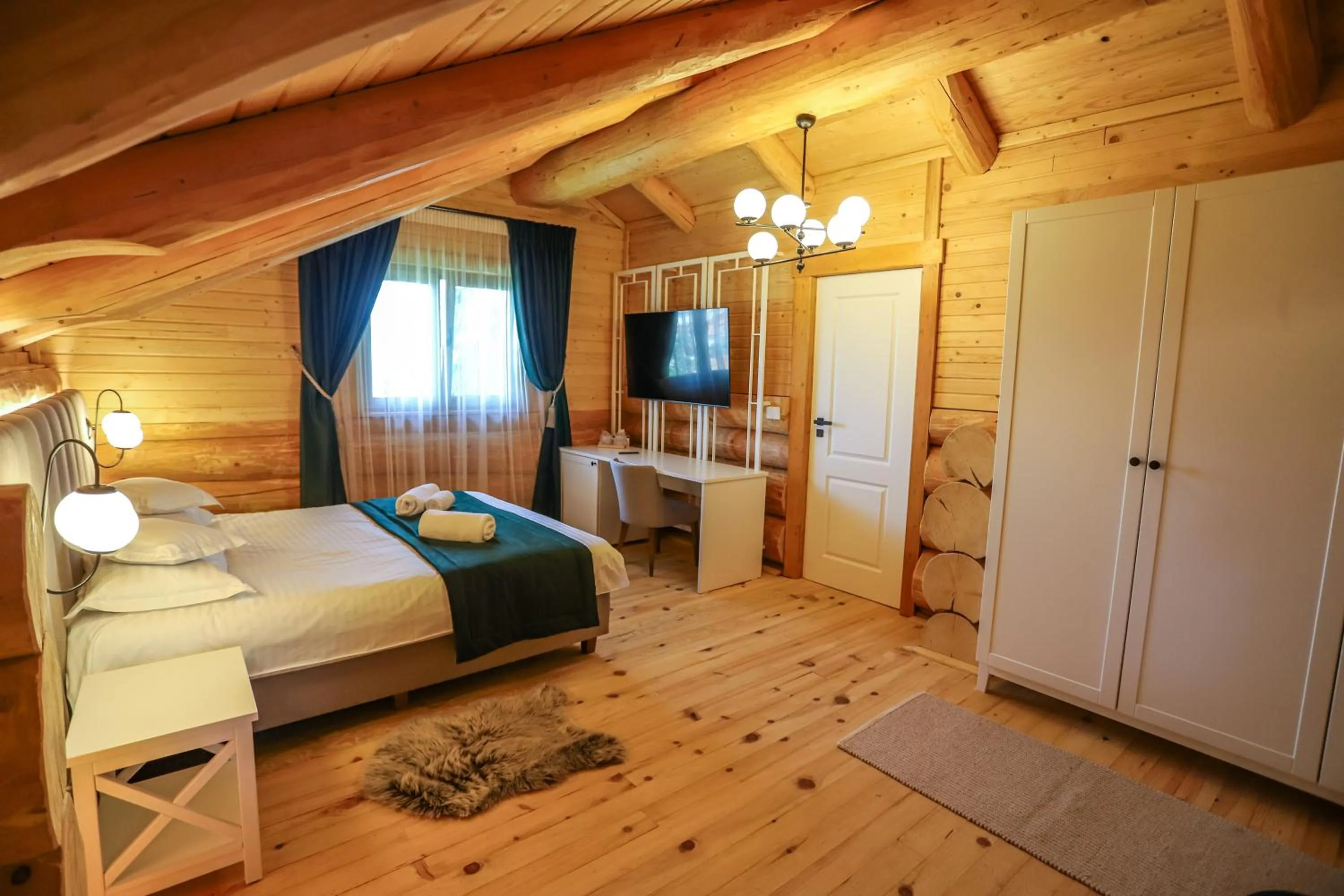 Photo of the whole room, Bed in PENSIUNEA IZABELLA, Izabella Chalet