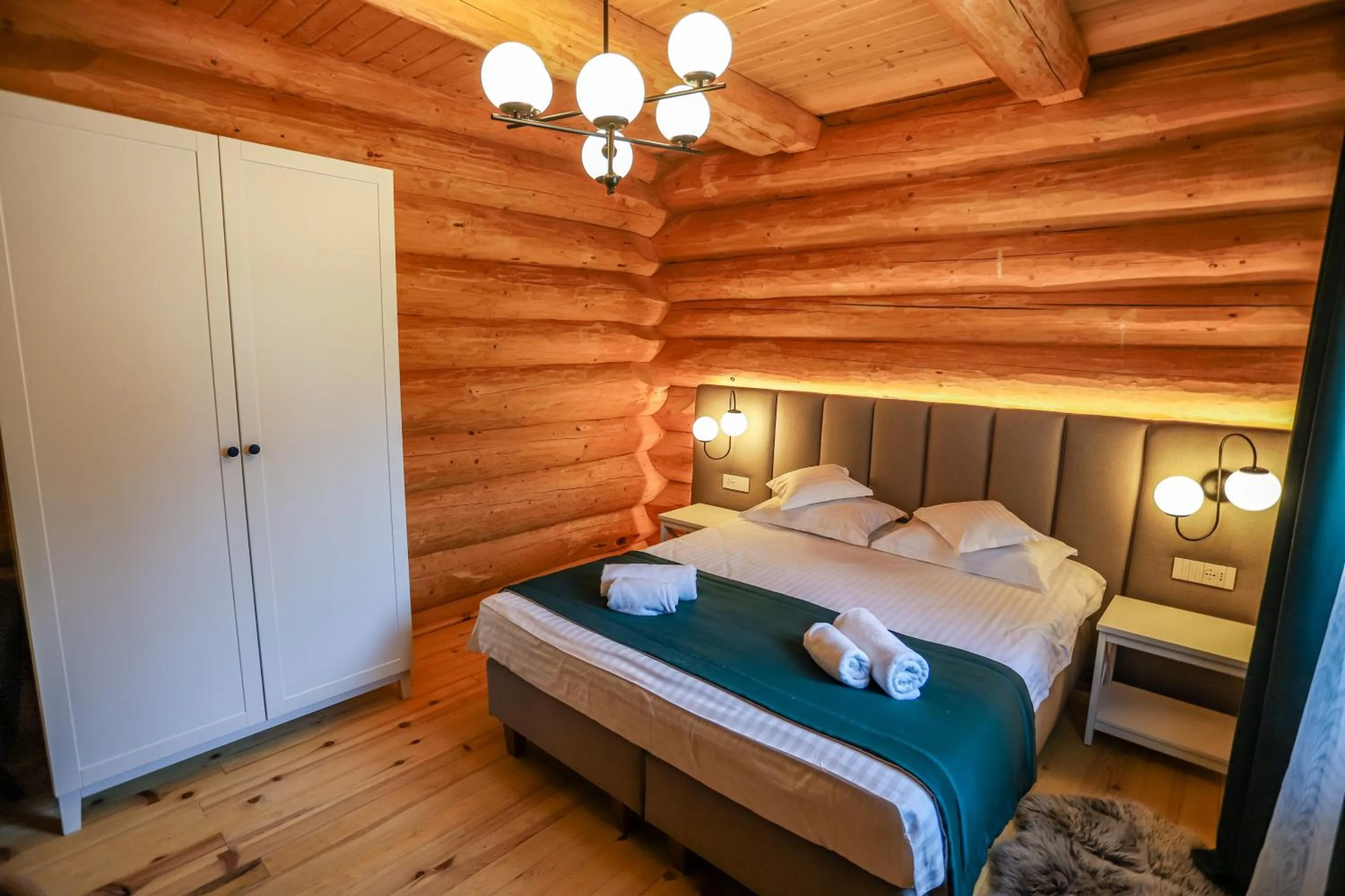 Photo of the whole room, Bed in PENSIUNEA IZABELLA, Izabella Chalet