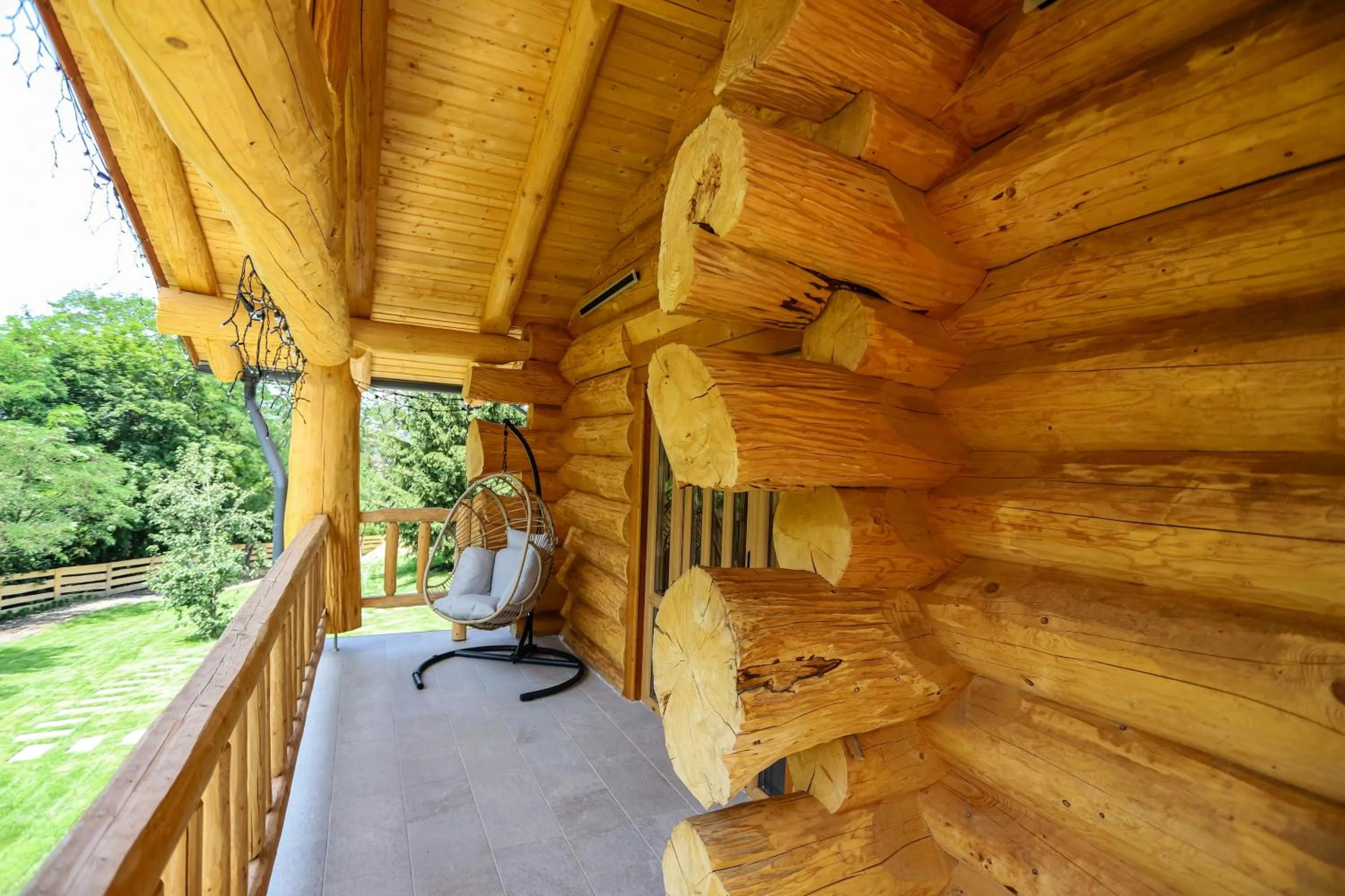 Garden view in PENSIUNEA IZABELLA, Izabella Chalet