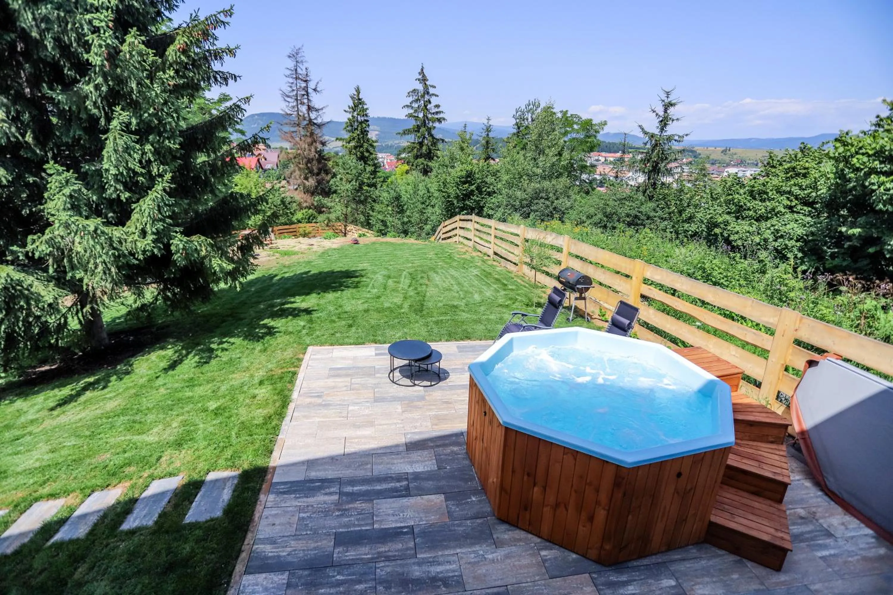 Hot Tub in PENSIUNEA IZABELLA, Izabella Chalet