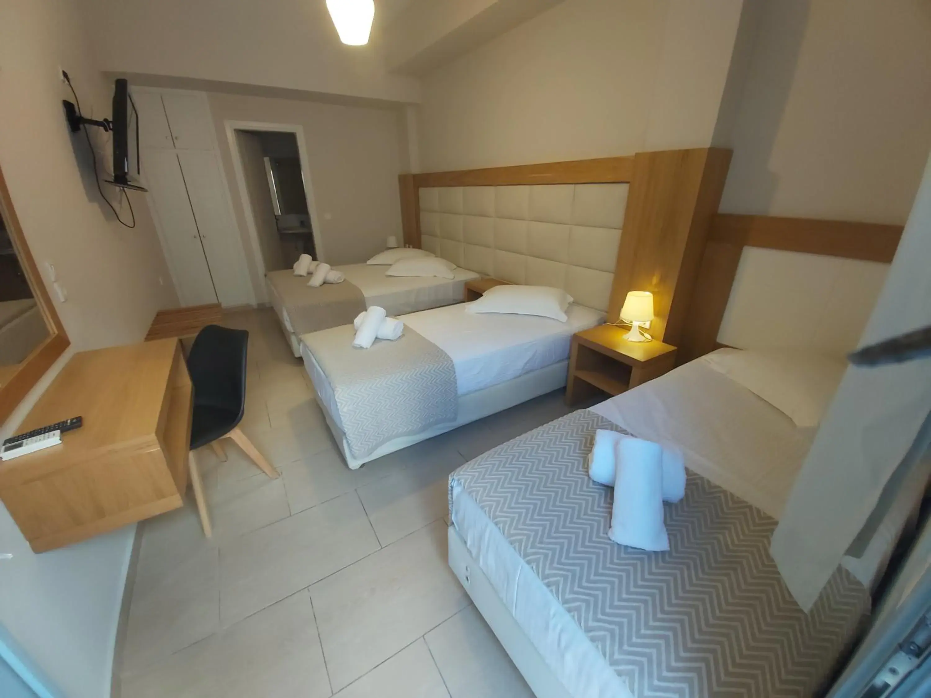 Quadruple Room in Villa Roussa City Center Quadruple Room in Villa Roussa City Center