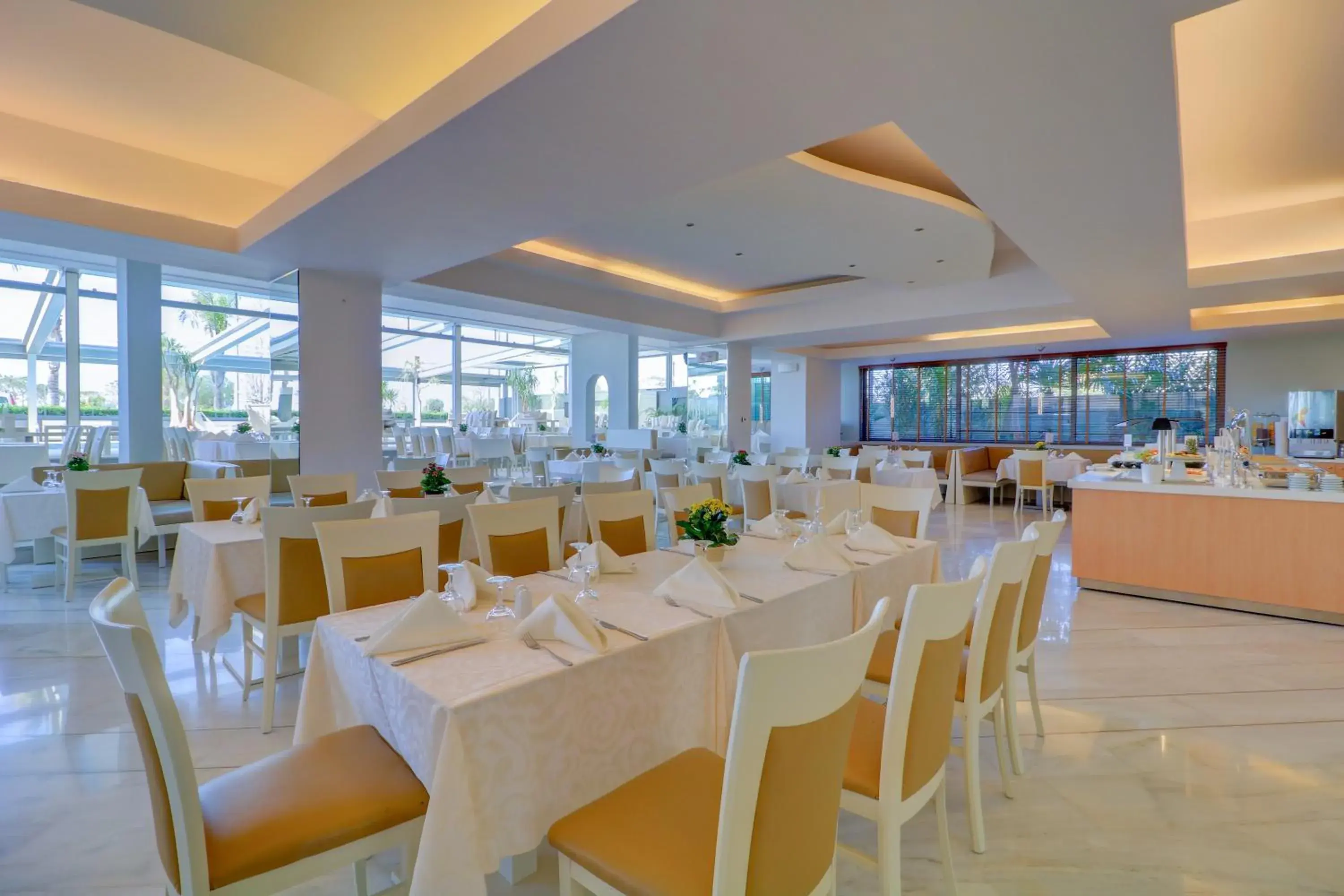 Restaurant/places to eat in Palace Hotel Glyfada Restaurant/places to eat in Palace Hotel Glyfada