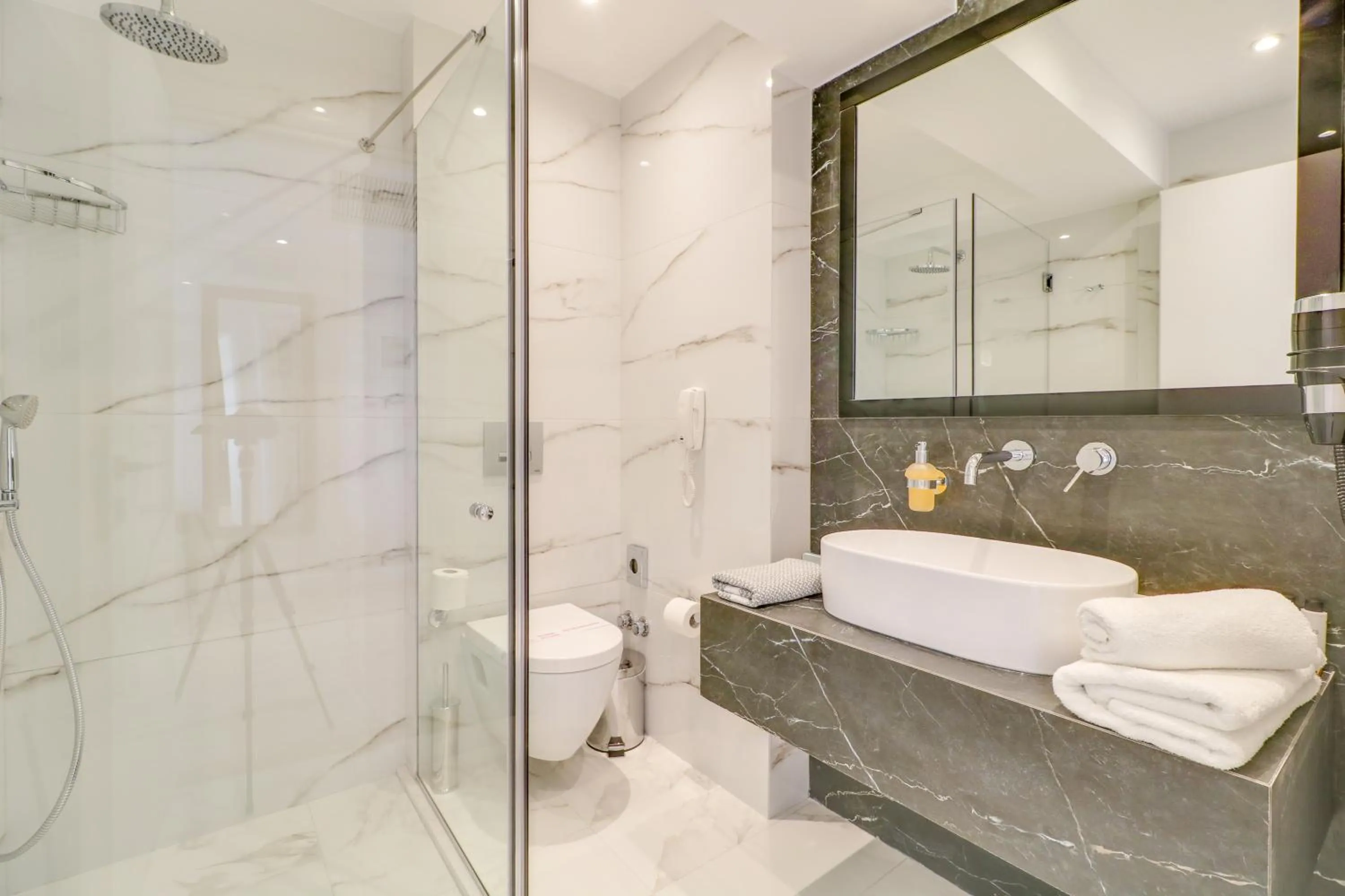 Bathroom in Palace Hotel Glyfada