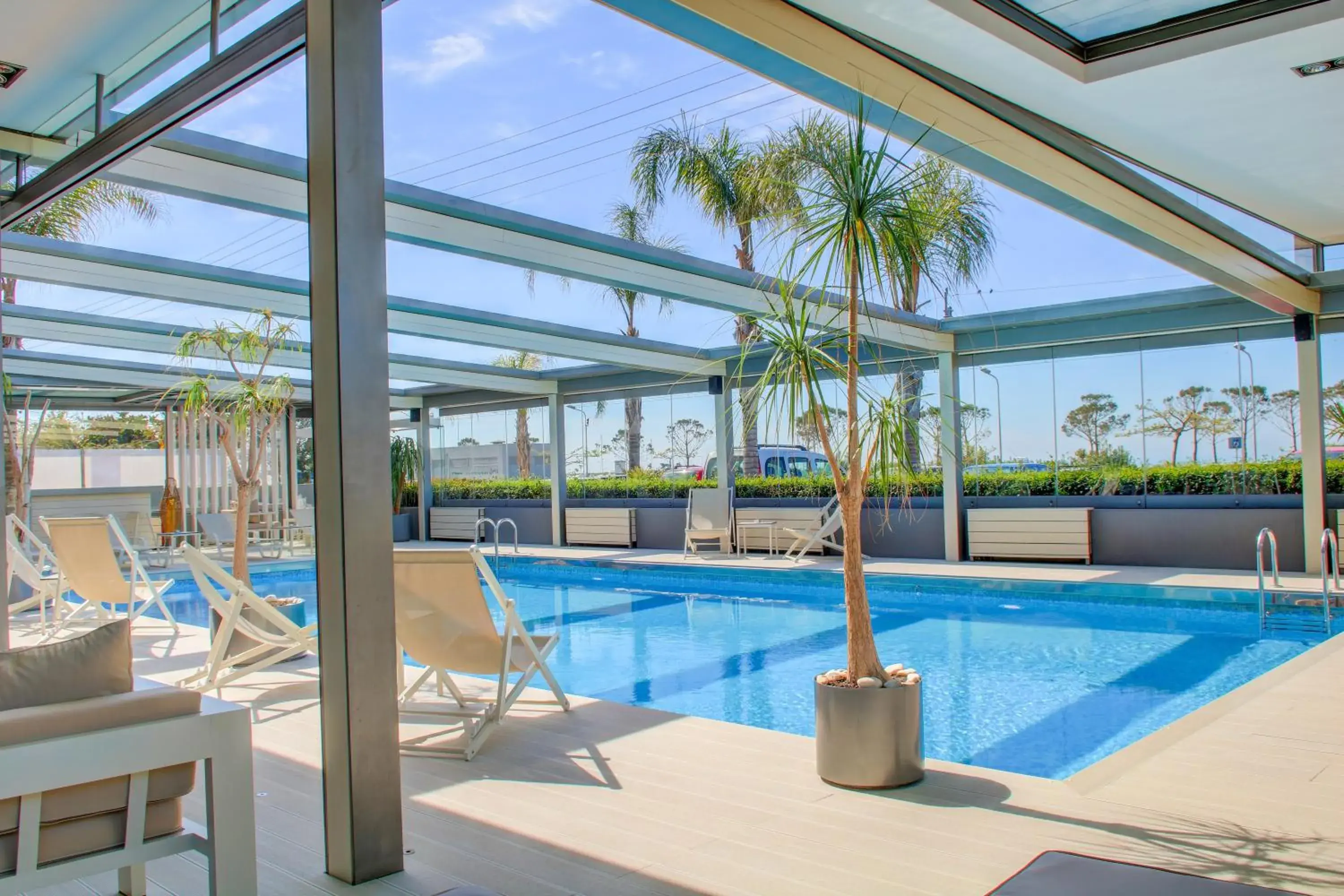 Swimming pool in Palace Hotel Glyfada Swimming pool in Palace Hotel Glyfada