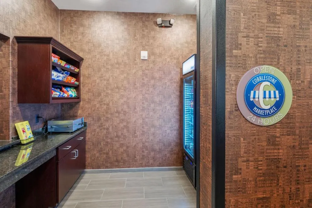 Food and drinks in Cobblestone Hotel & Suites - Mosinee