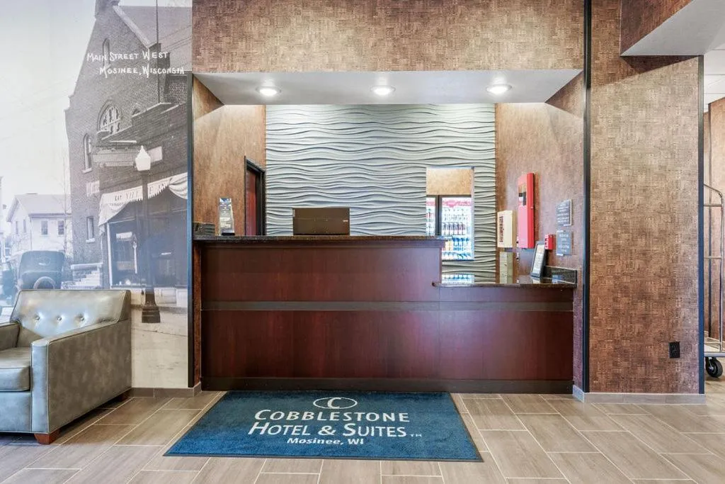 Lobby or reception in Cobblestone Hotel & Suites - Mosinee