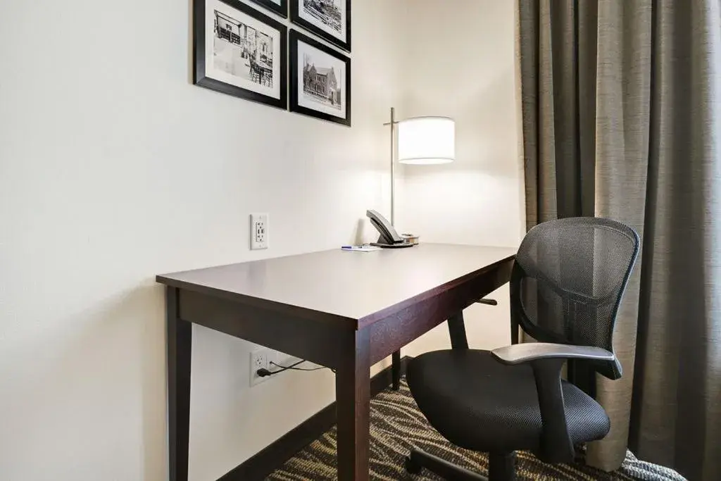 Queen Studio - Disability Access in Cobblestone Hotel & Suites - Mosinee Queen Studio - Disability Access in Cobblestone Hotel & Suites - Mosinee