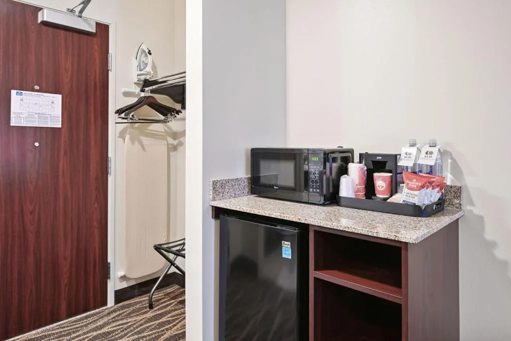 minibar in Cobblestone Hotel & Suites - Mosinee