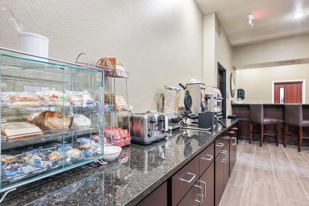 Cobblestone Hotel & Suites - Mosinee