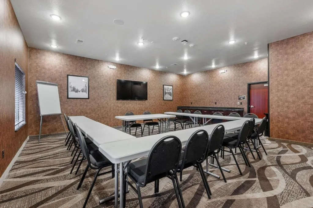 Meeting/conference room in Cobblestone Hotel & Suites - Mosinee
