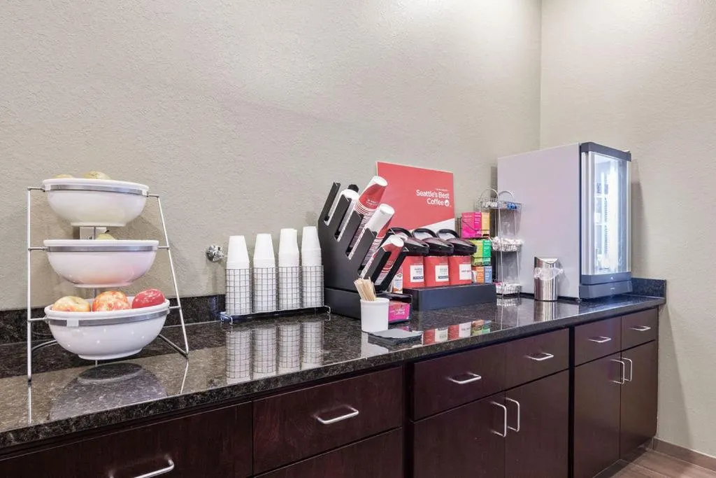 Breakfast in Cobblestone Hotel & Suites - Mosinee