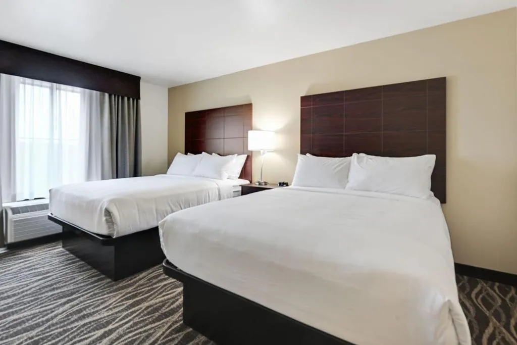 Bed in Cobblestone Hotel & Suites - Mosinee