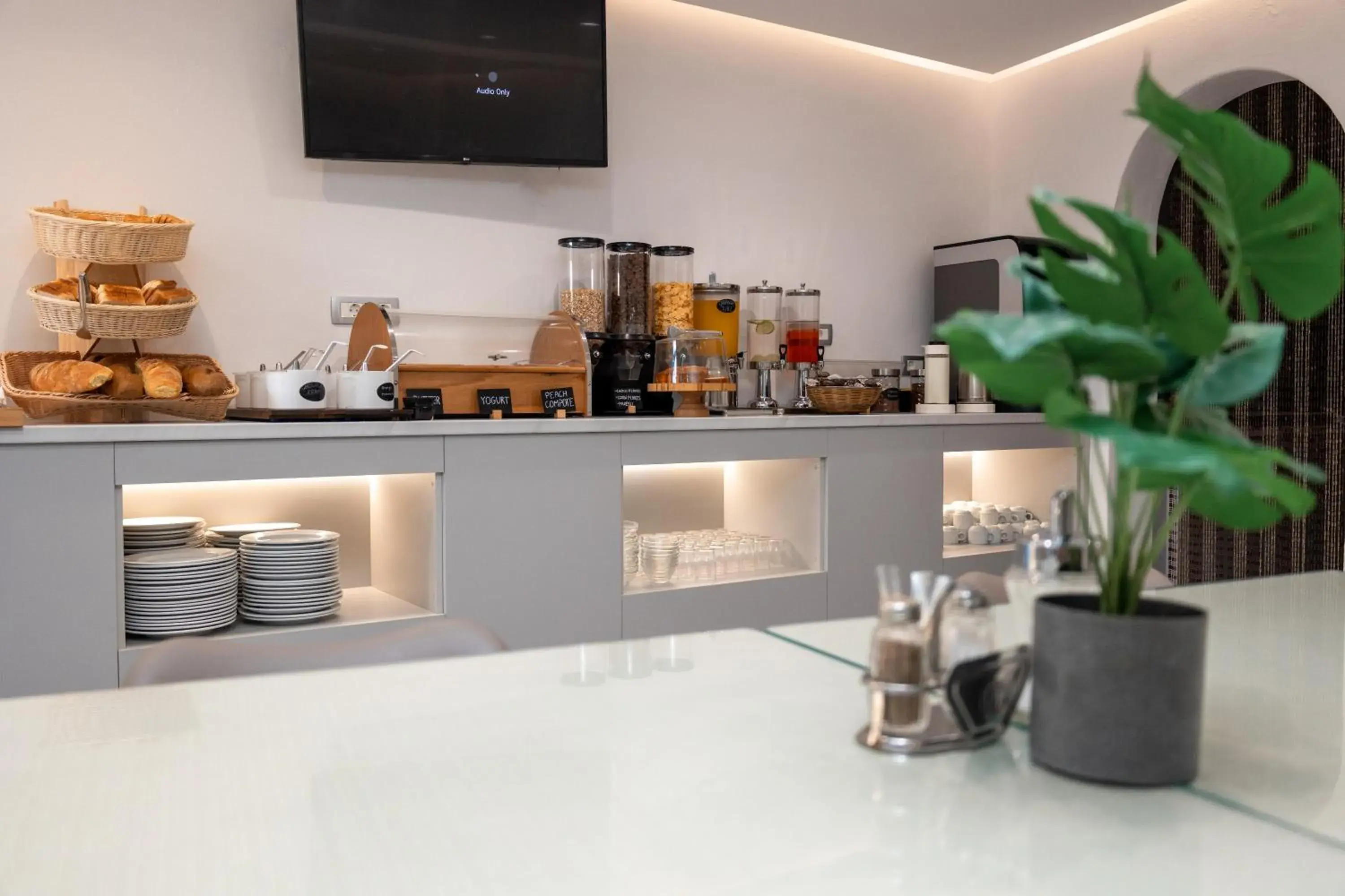 Breakfast in Perissa Bay Breakfast in Perissa Bay