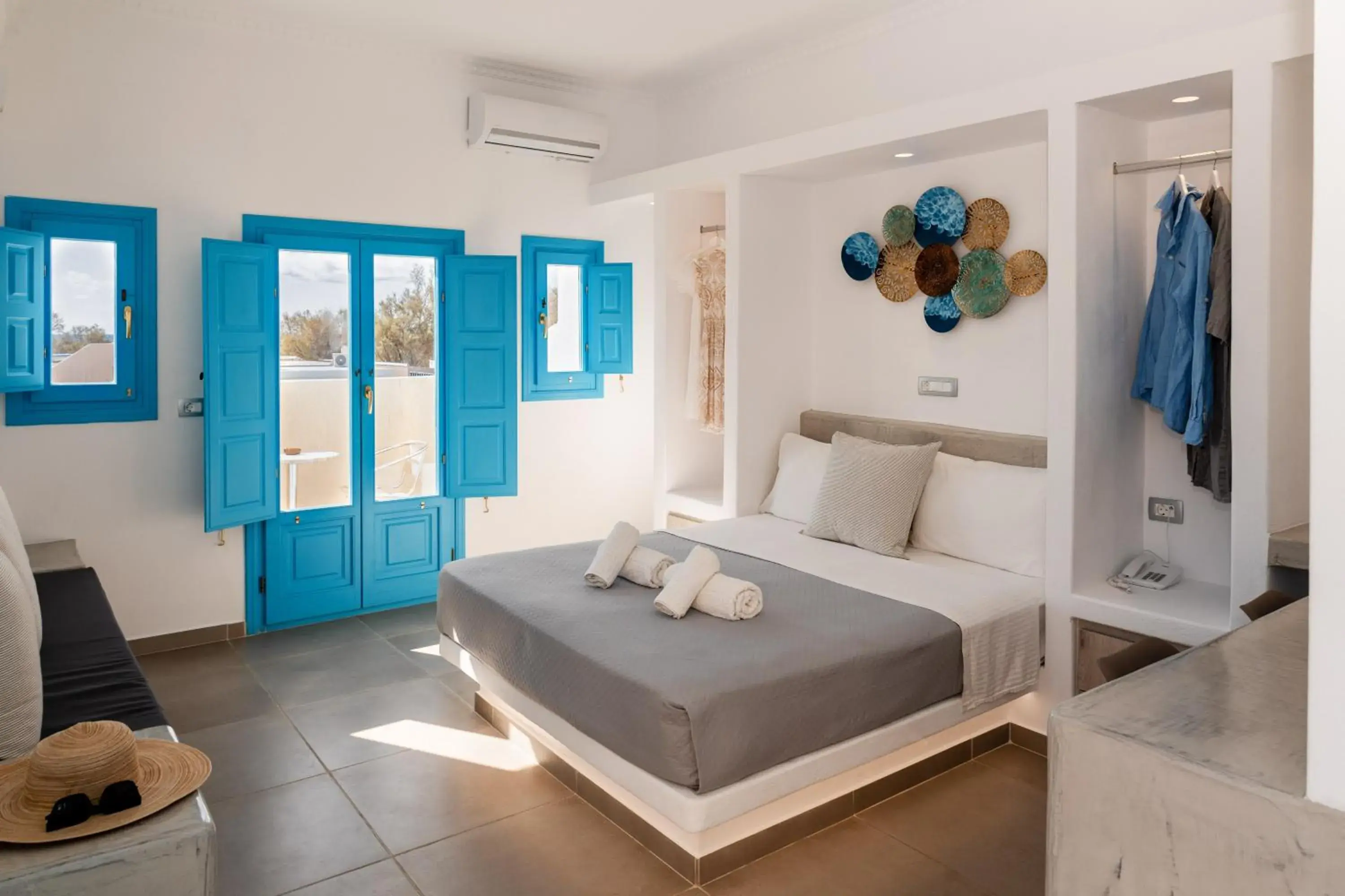 Bed in Perissa Bay Bed in Perissa Bay