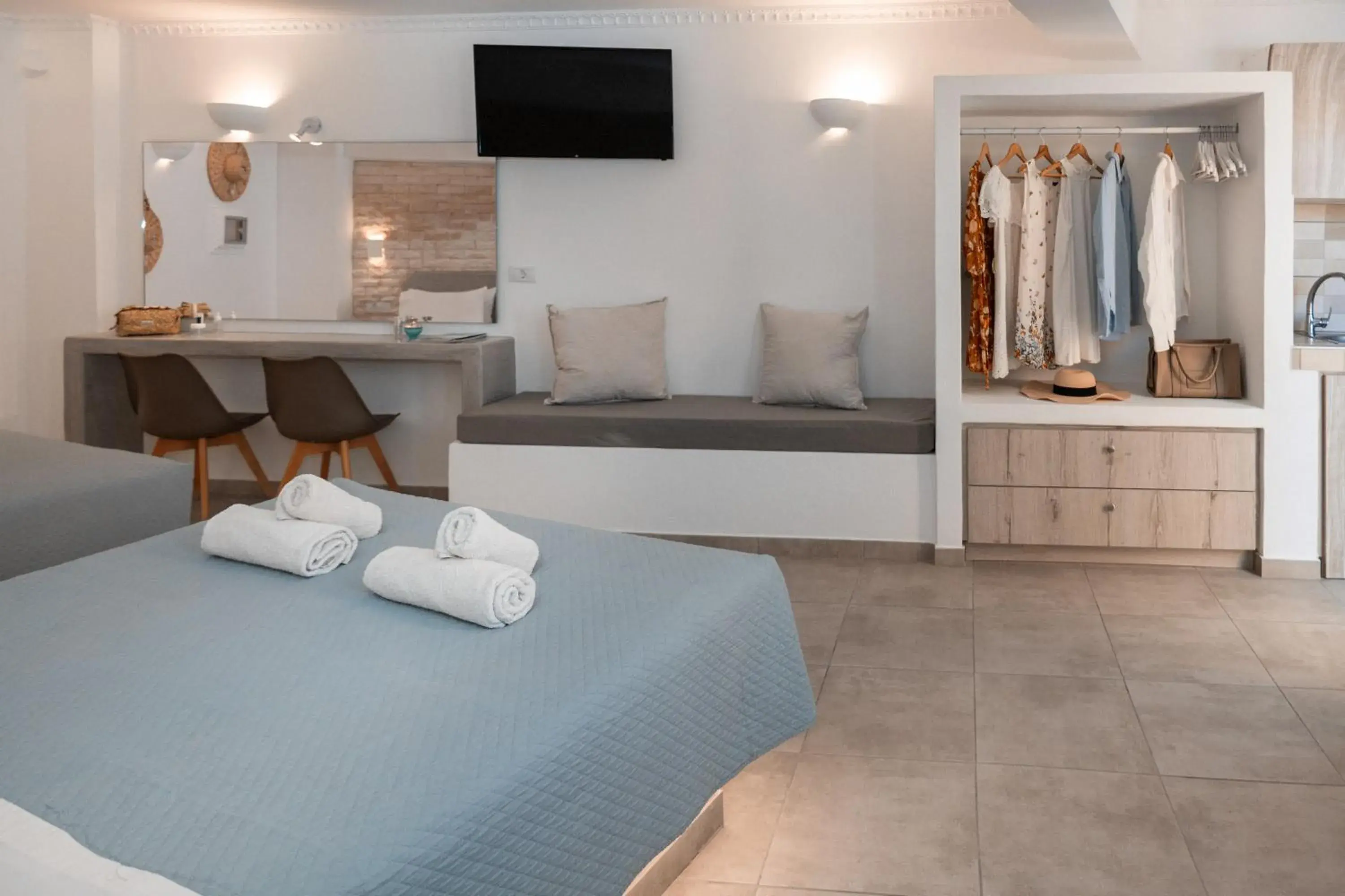 Bed in Perissa Bay Bed in Perissa Bay