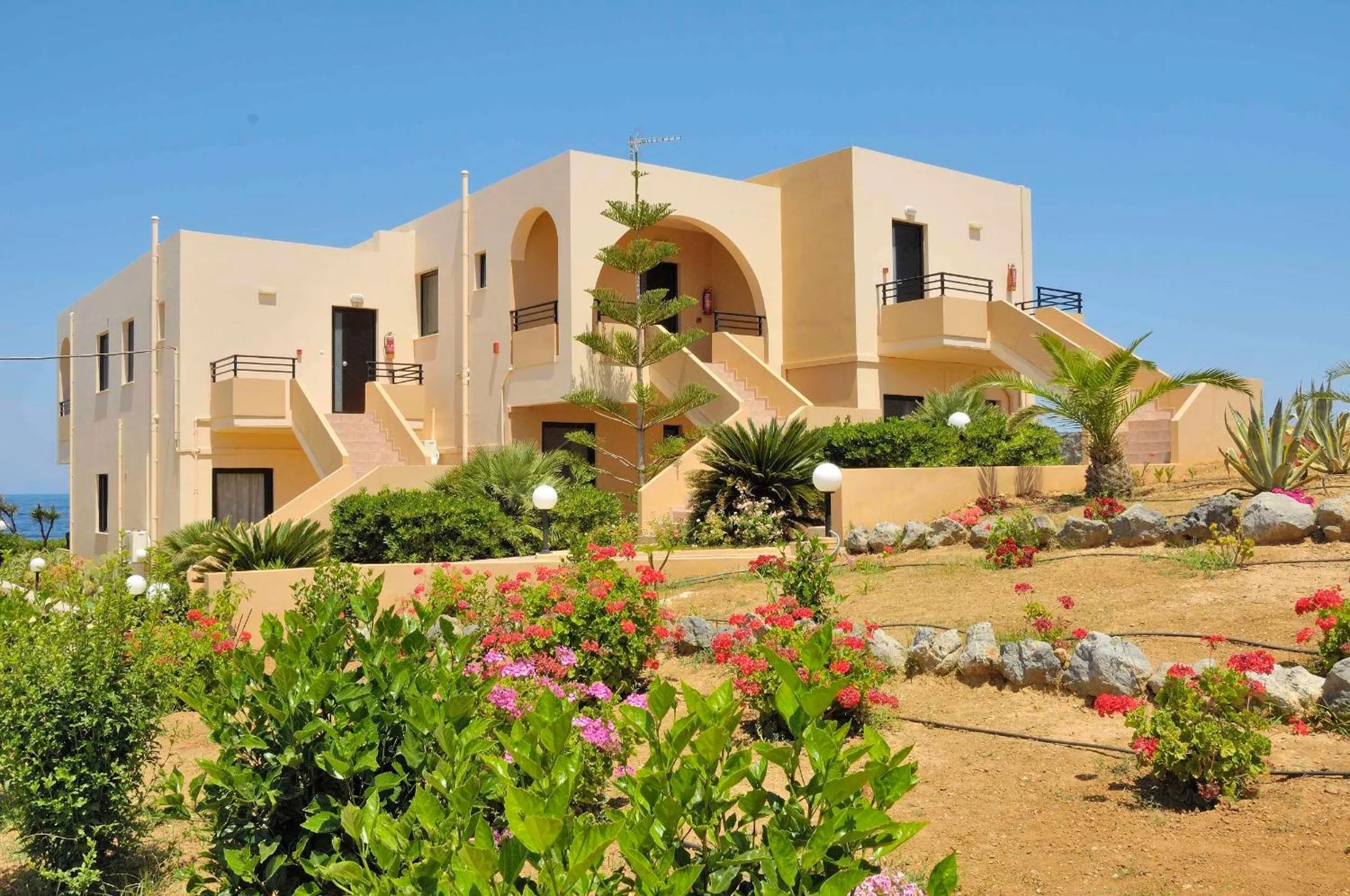 Facade/entrance in Nanakis Beach Apartments