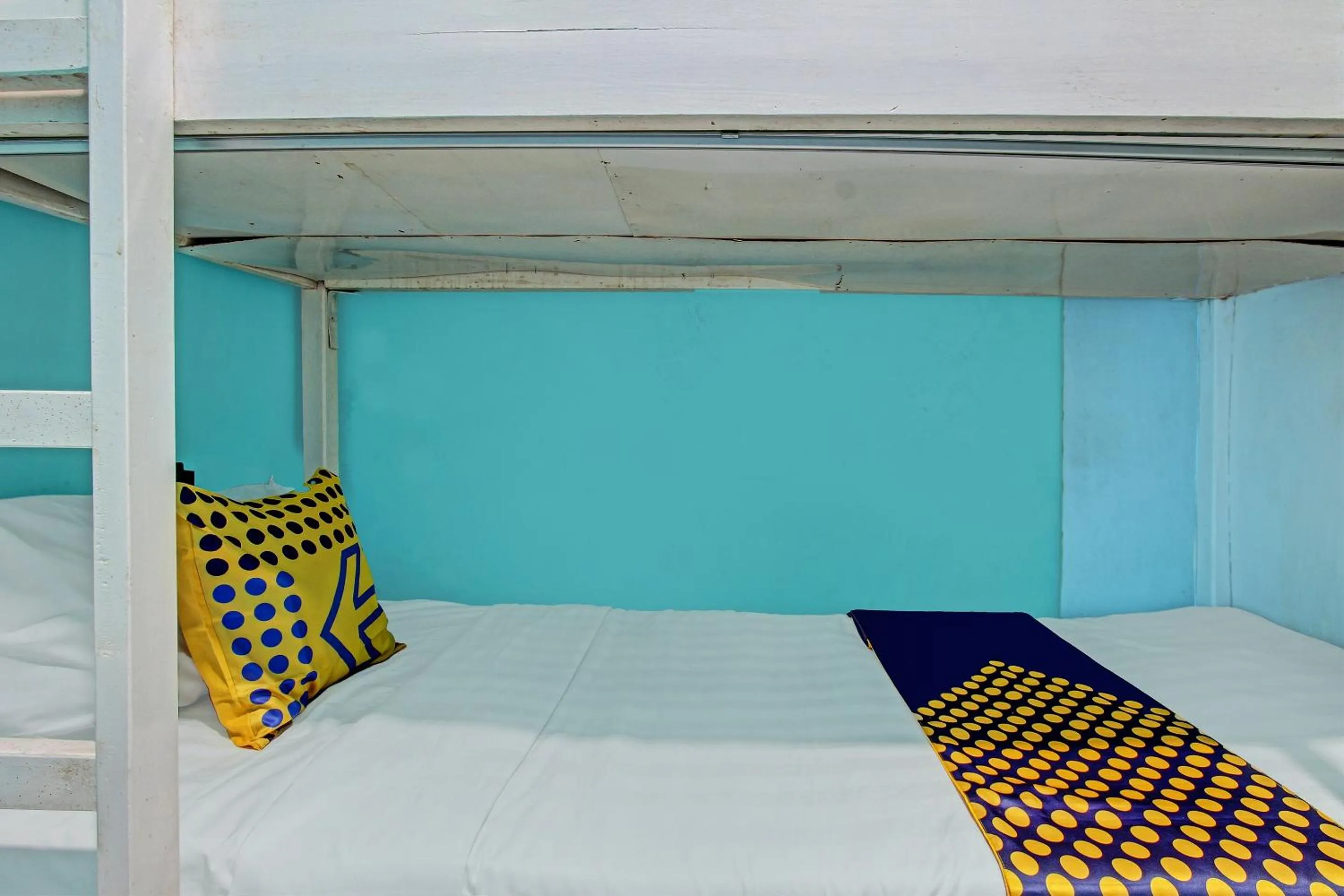 Bedroom, Bed in Hotel O Lobak Hostel CapsuleNearAyam Goreng Terowongan
