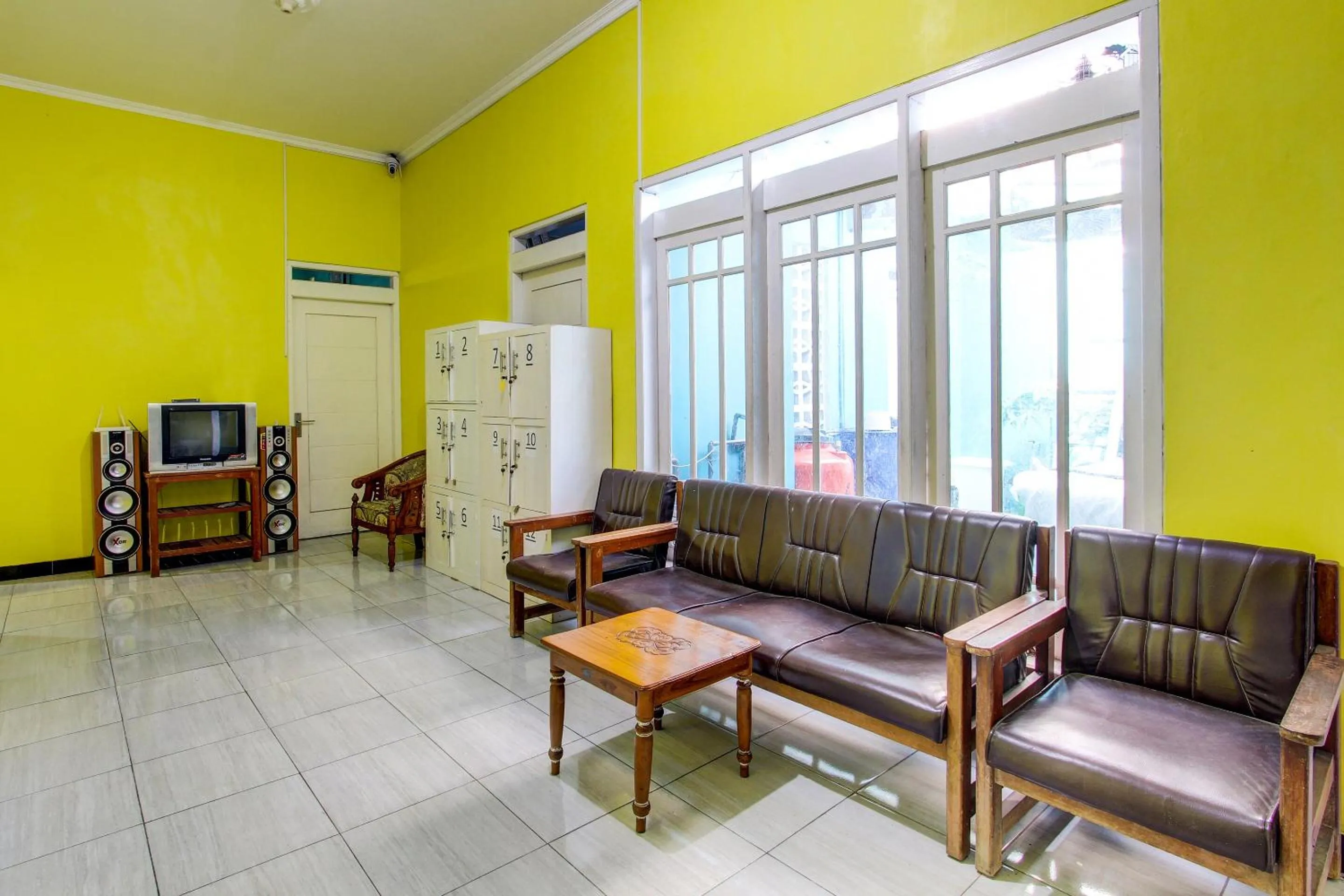 Lobby or reception in Hotel O Lobak Hostel CapsuleNearAyam Goreng Terowongan