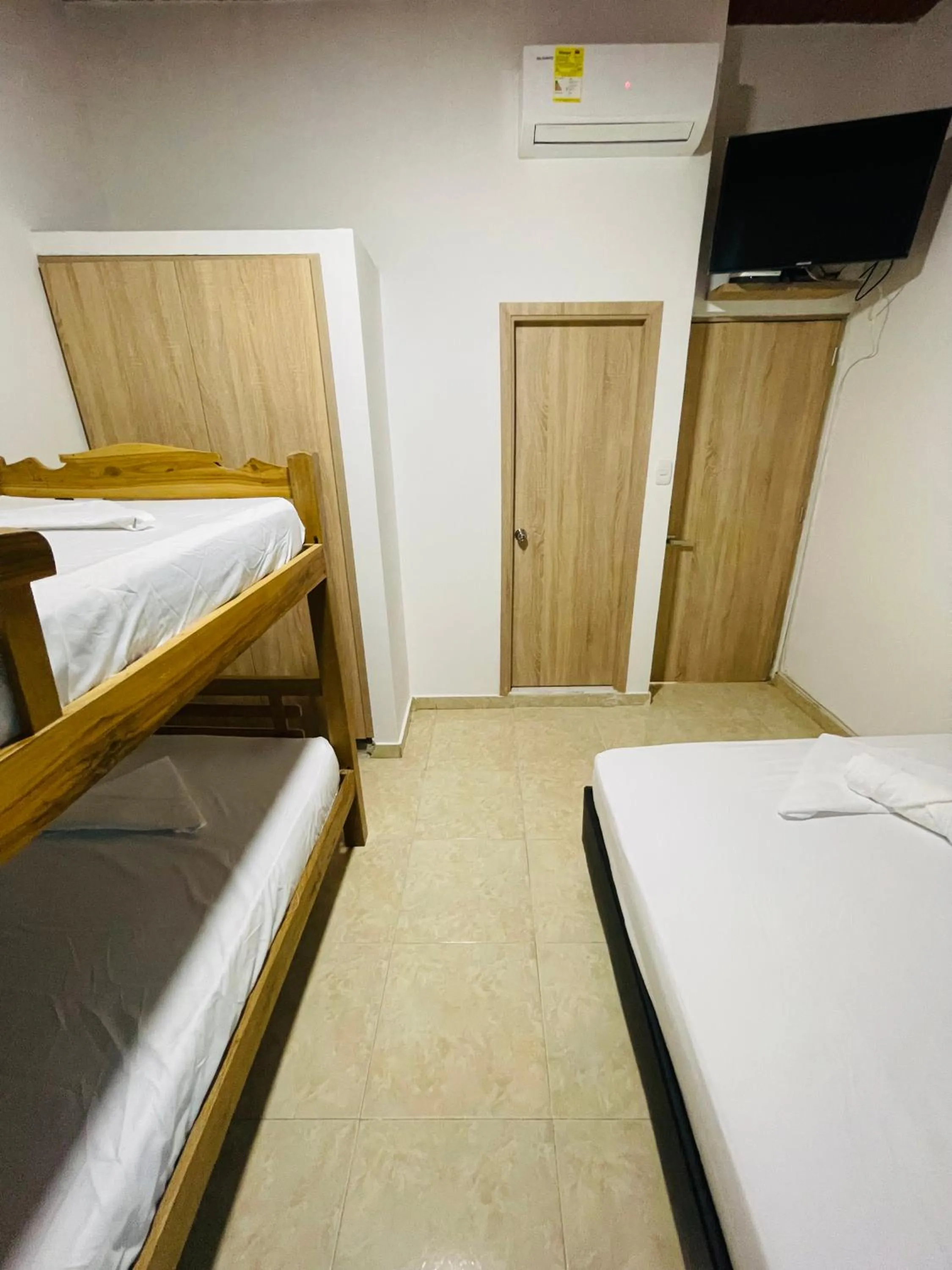 Photo of the whole room in Hotel Tamaca House