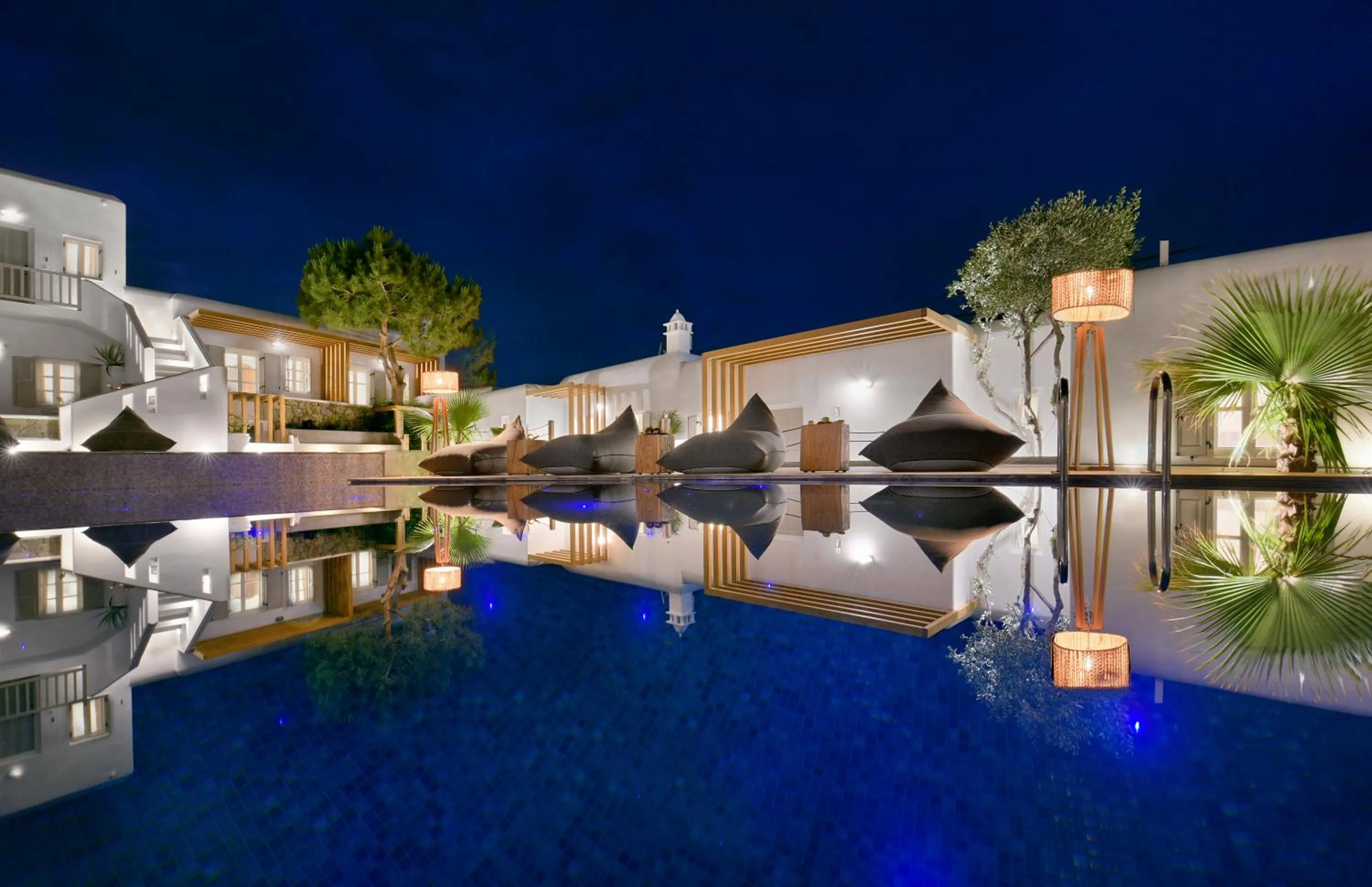 Swimming pool in Petinos Hotel