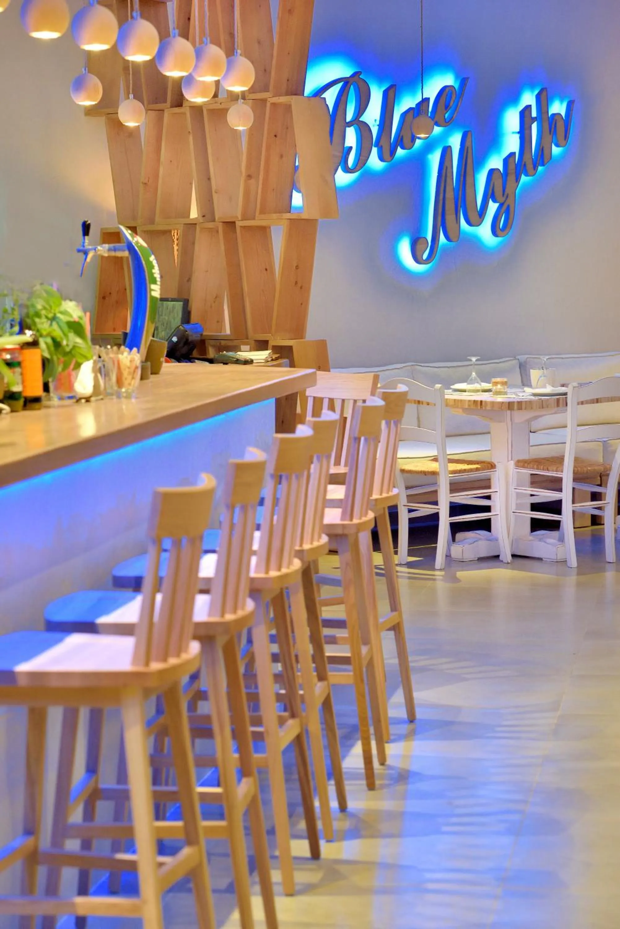 Lounge or bar in Petinos Hotel