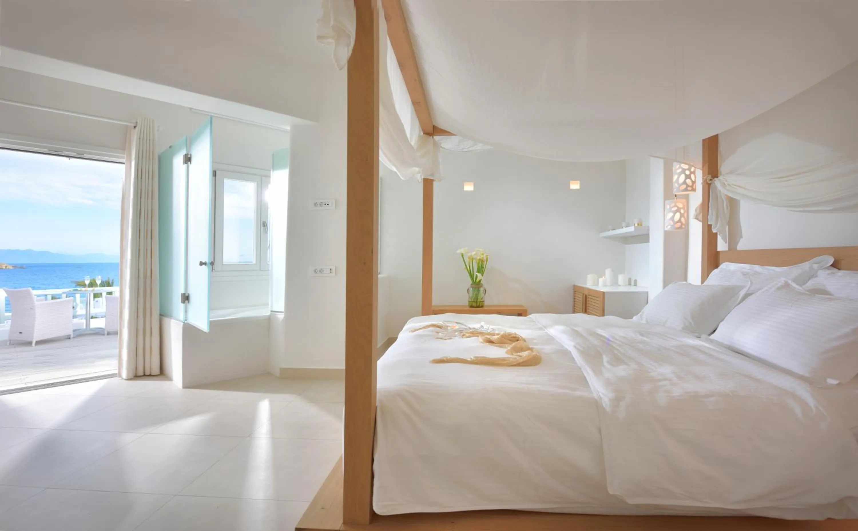 Decorative detail, Bed in Petinos Hotel