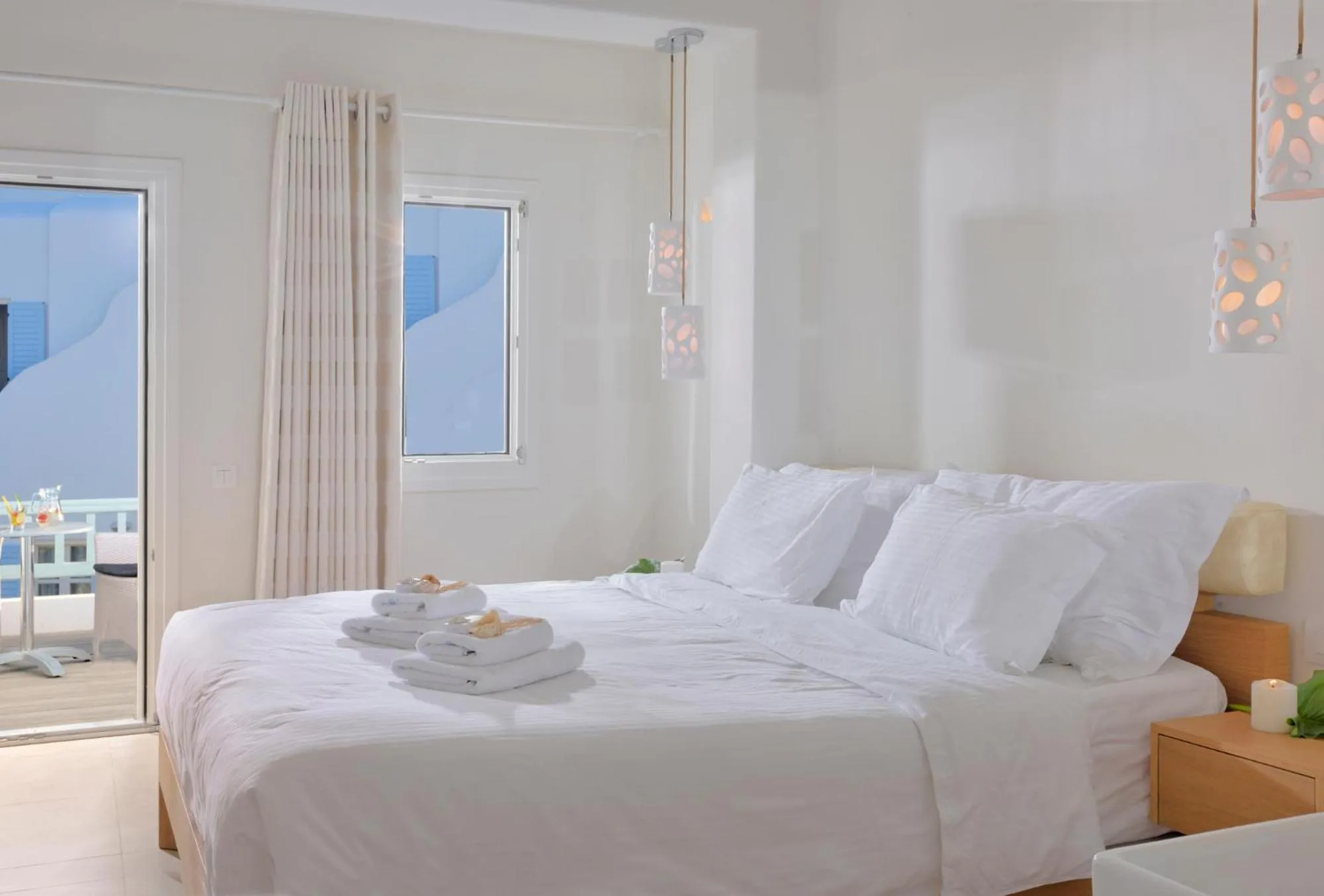 Bed in Petinos Hotel