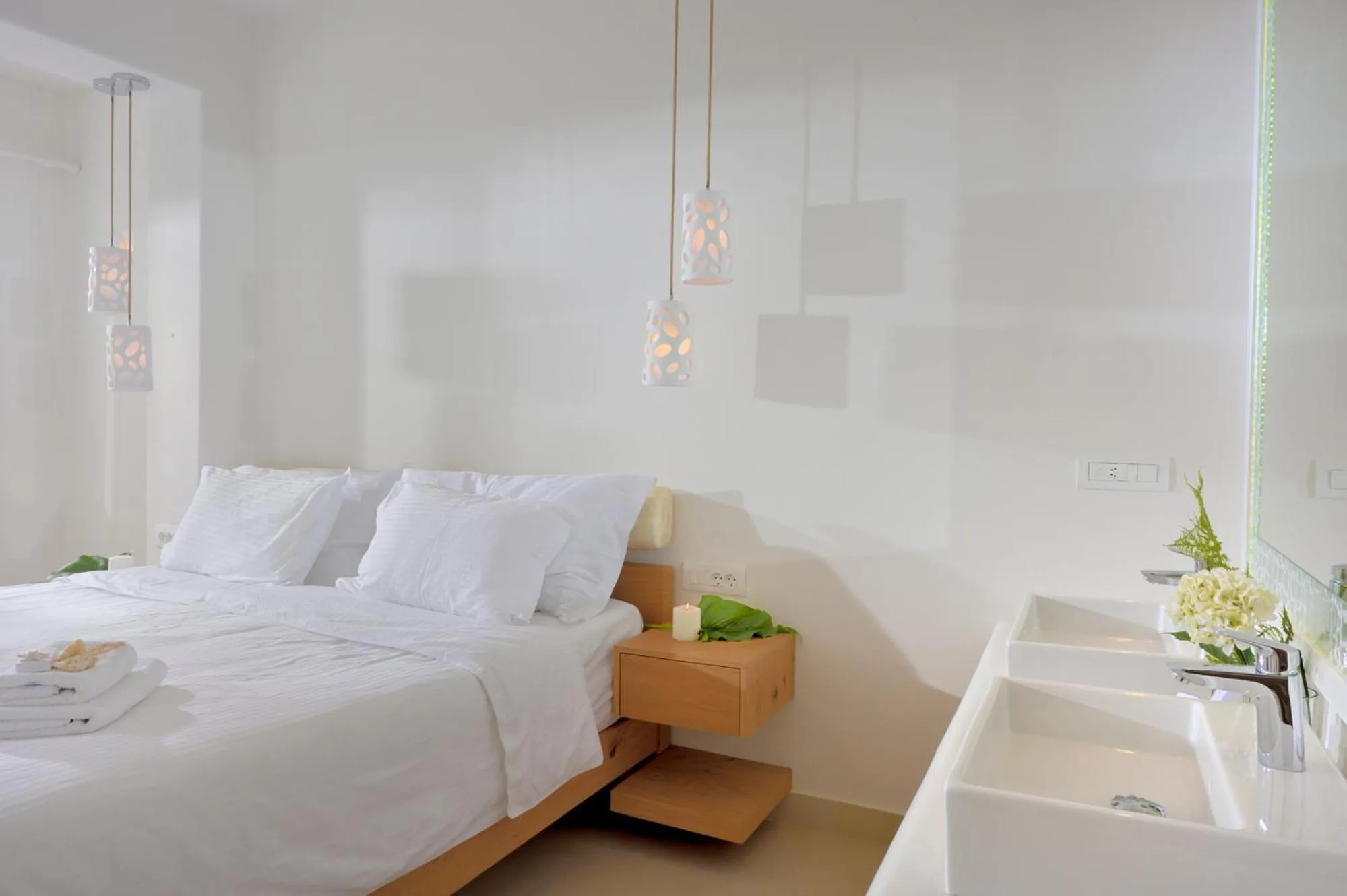 Bed in Petinos Hotel