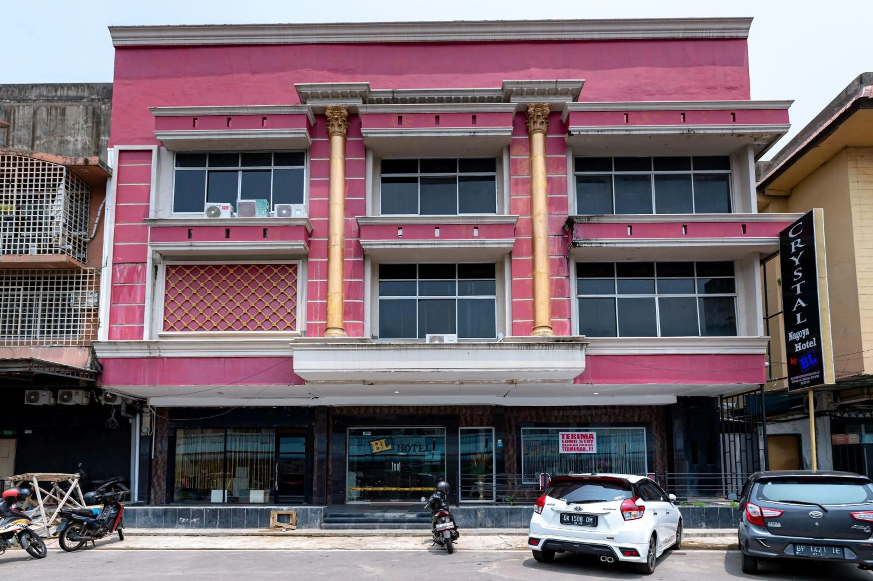 Property building in Urbanview Hotel Crystal Nagoya Batam by RedDoorz