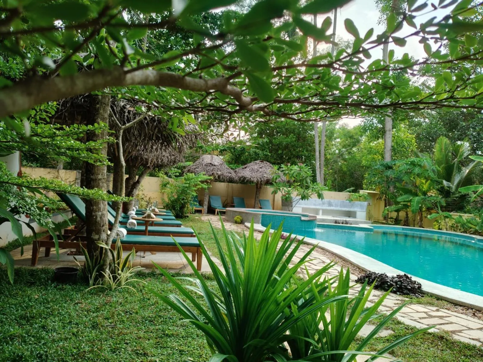 Garden in Marari Beach Bungalow Resort Alleppey