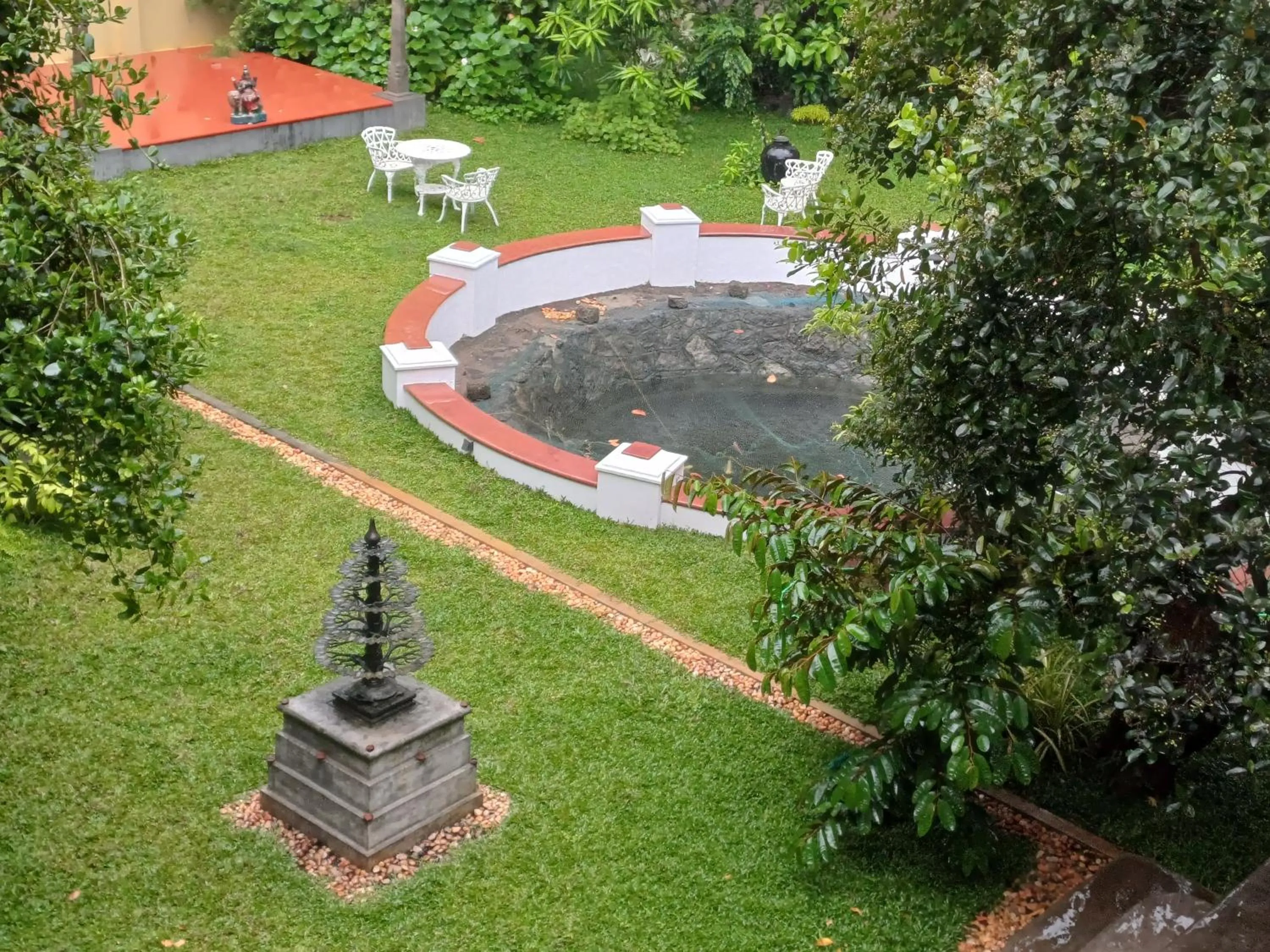 Garden view in Marari Beach Bungalow Resort Alleppey