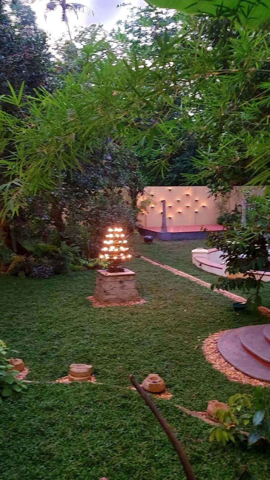 Garden in Marari Beach Bungalow Resort Alleppey