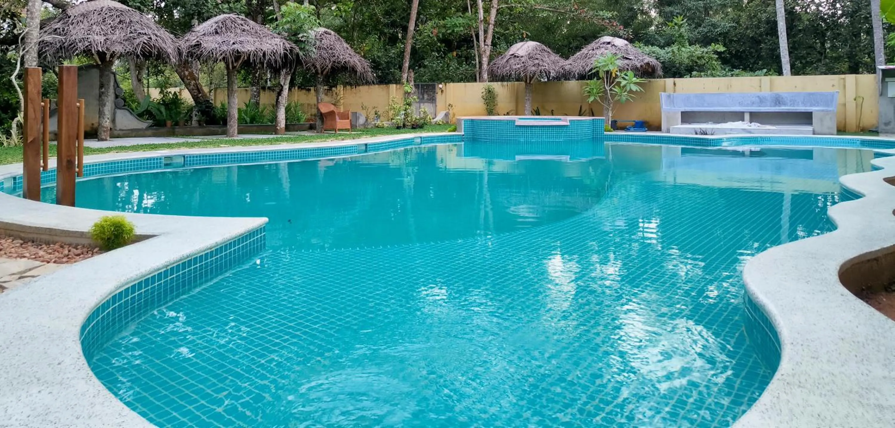 Swimming pool in Marari Beach Bungalow Resort Alleppey