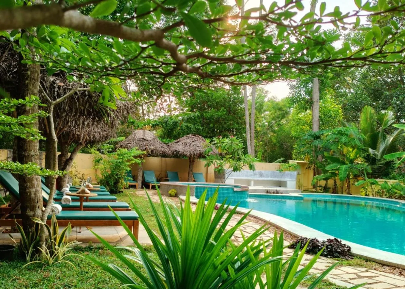 Garden in Marari Beach Bungalow Resort Alleppey