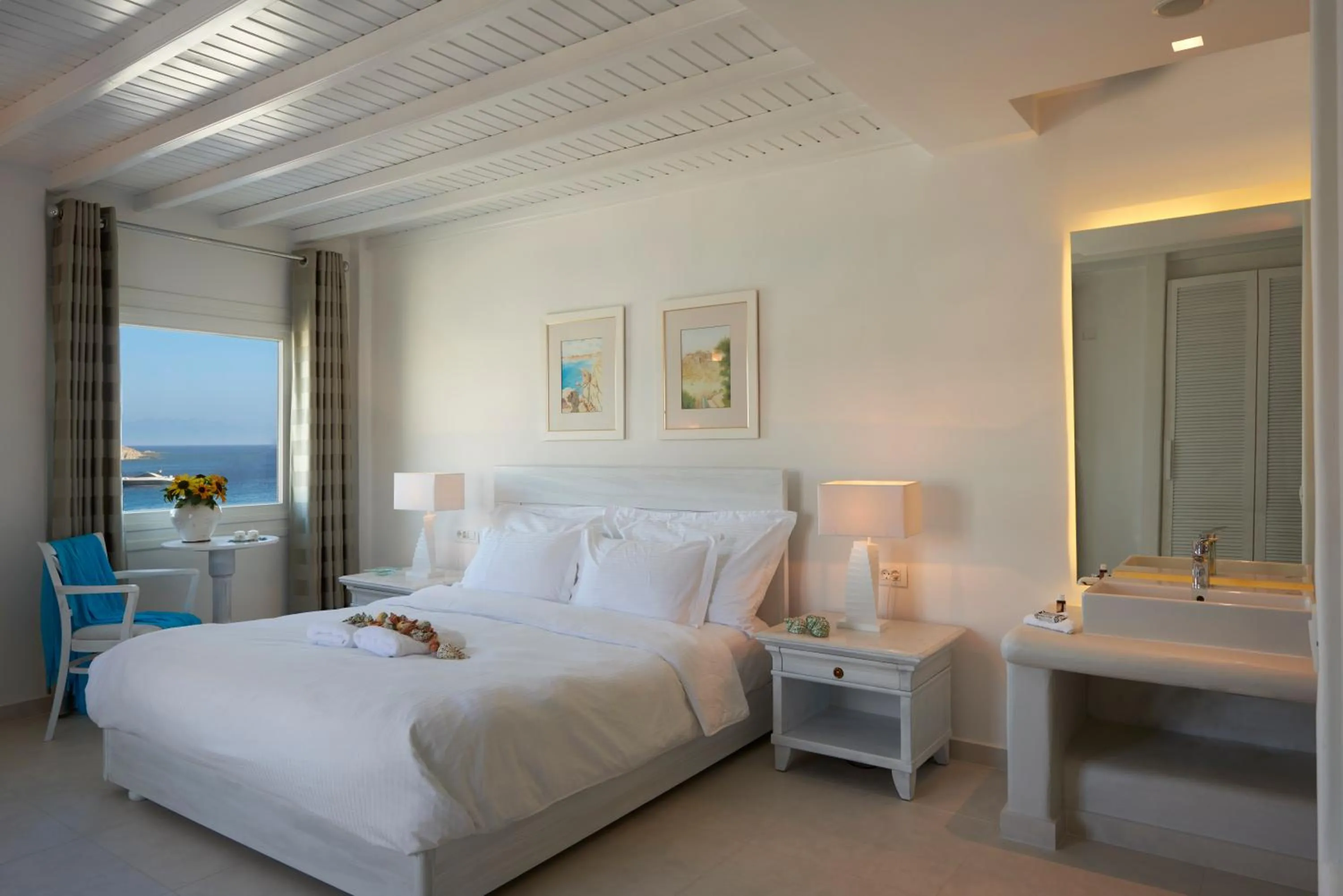 Bedroom, Bed in Petinos Beach Hotel