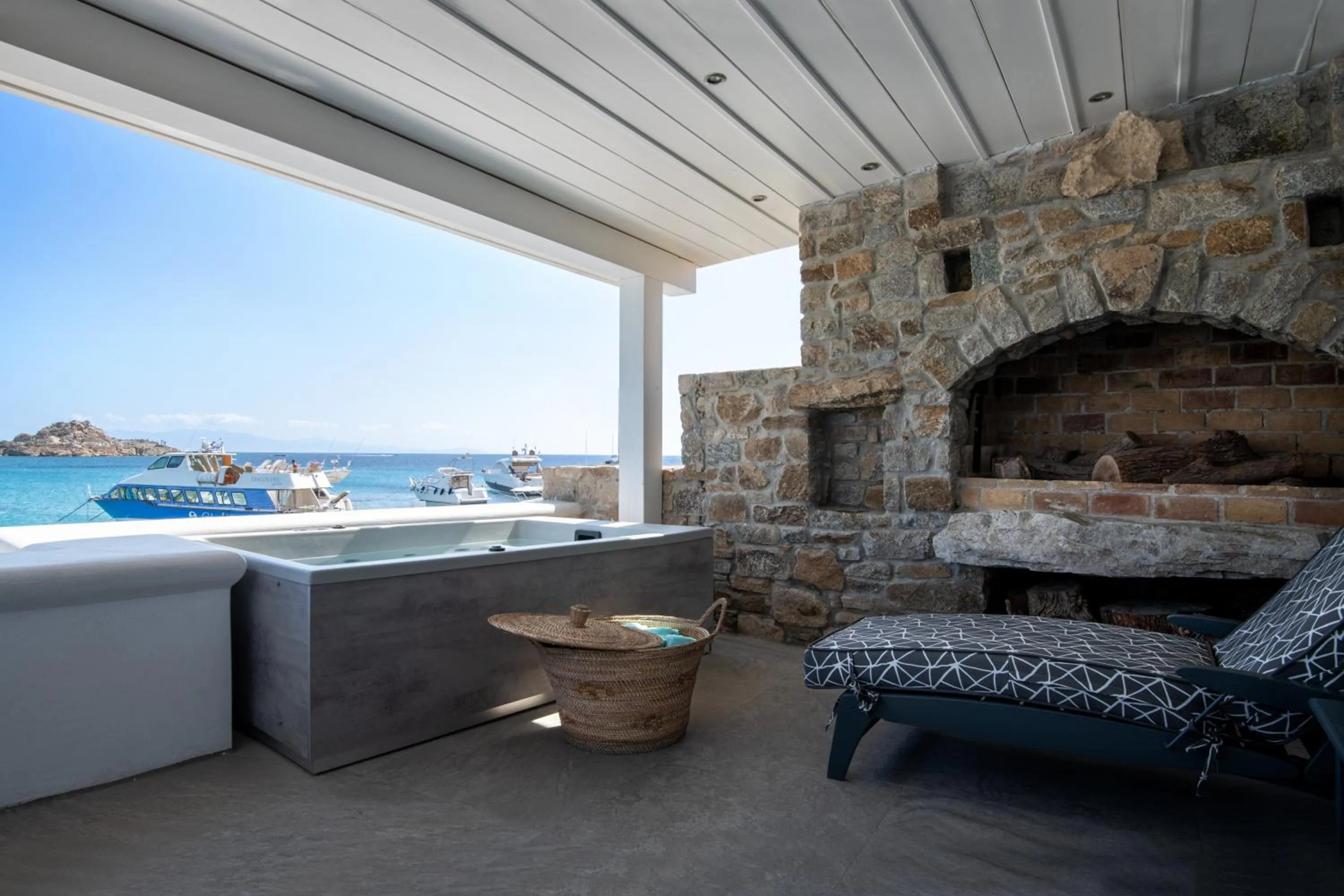 Patio in Petinos Beach Hotel