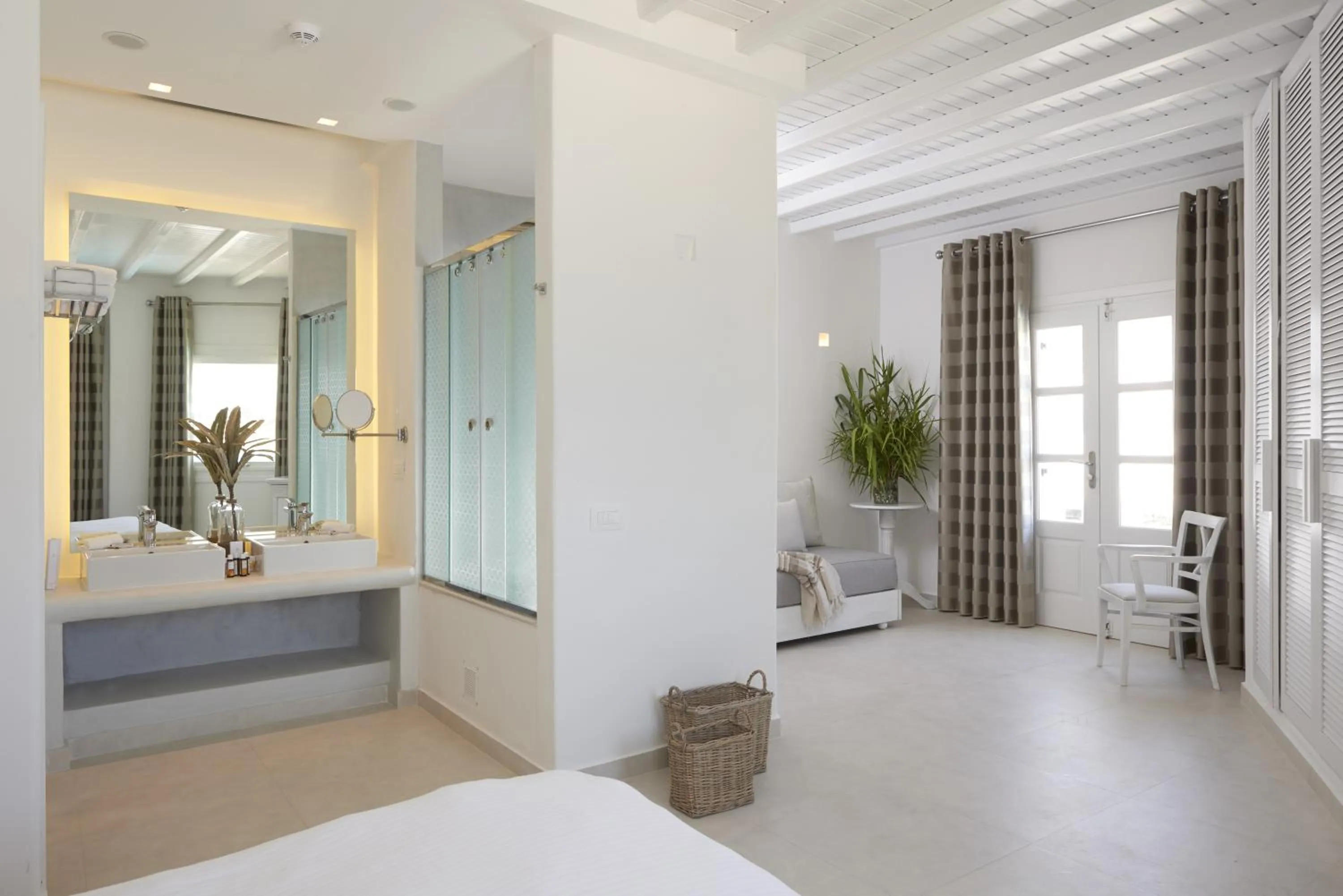 Photo of the whole room, Bed in Petinos Beach Hotel