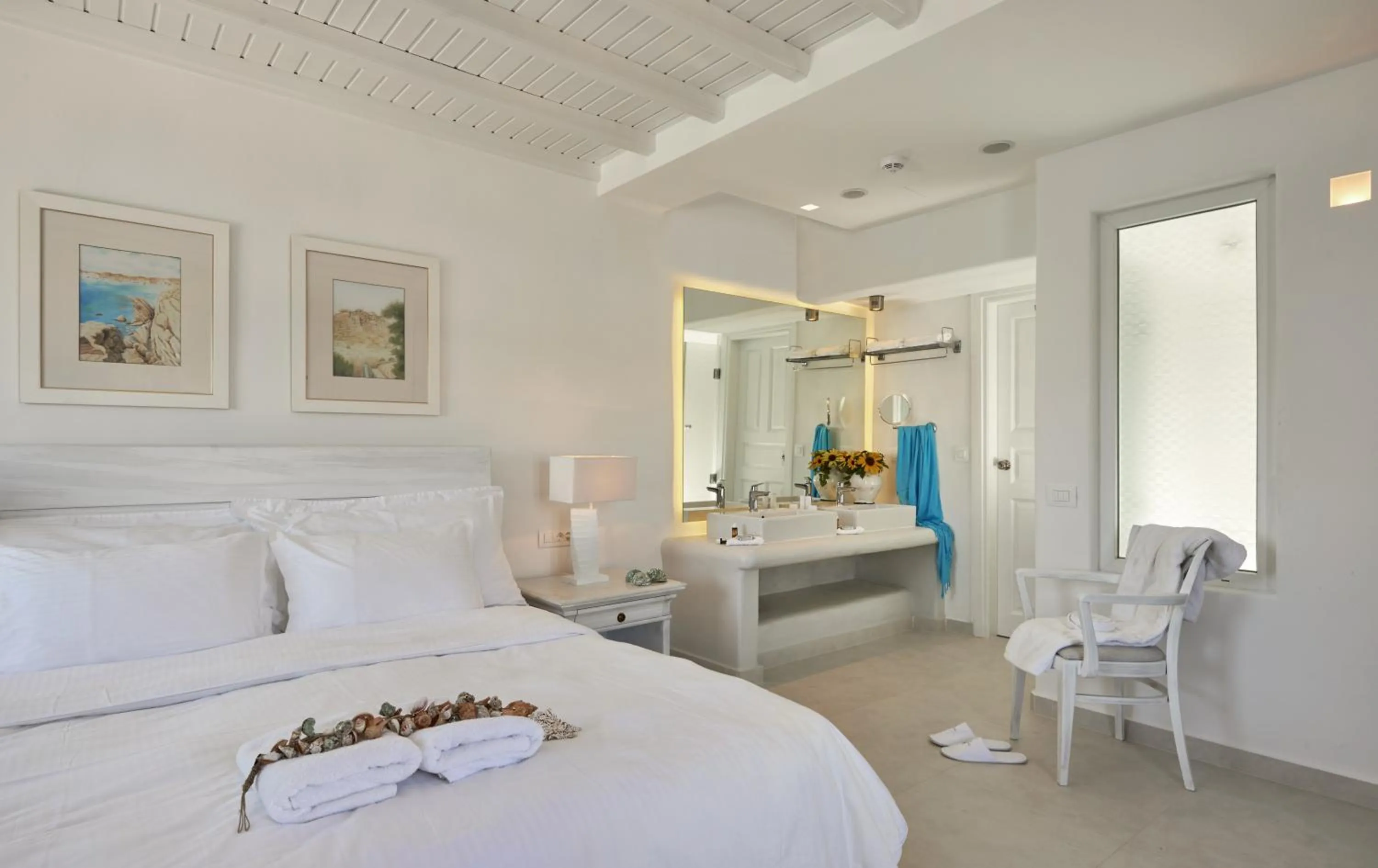 Decorative detail, Bed in Petinos Beach Hotel