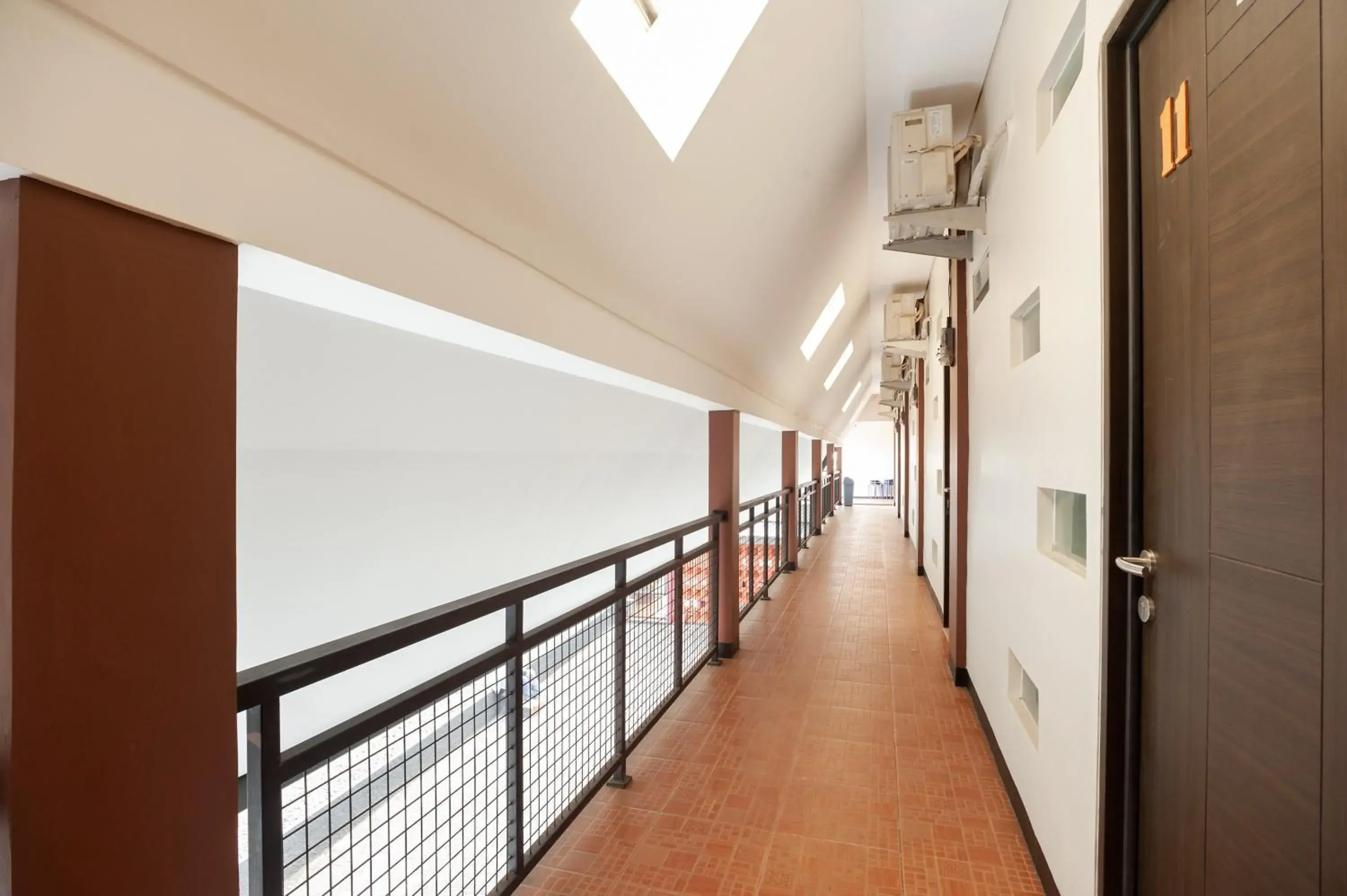 Property building in Urbanview Hotel Amarilis Sentul Bogor by RedDoorz Property building in Urbanview Hotel Amarilis Sentul Bogor by RedDoorz