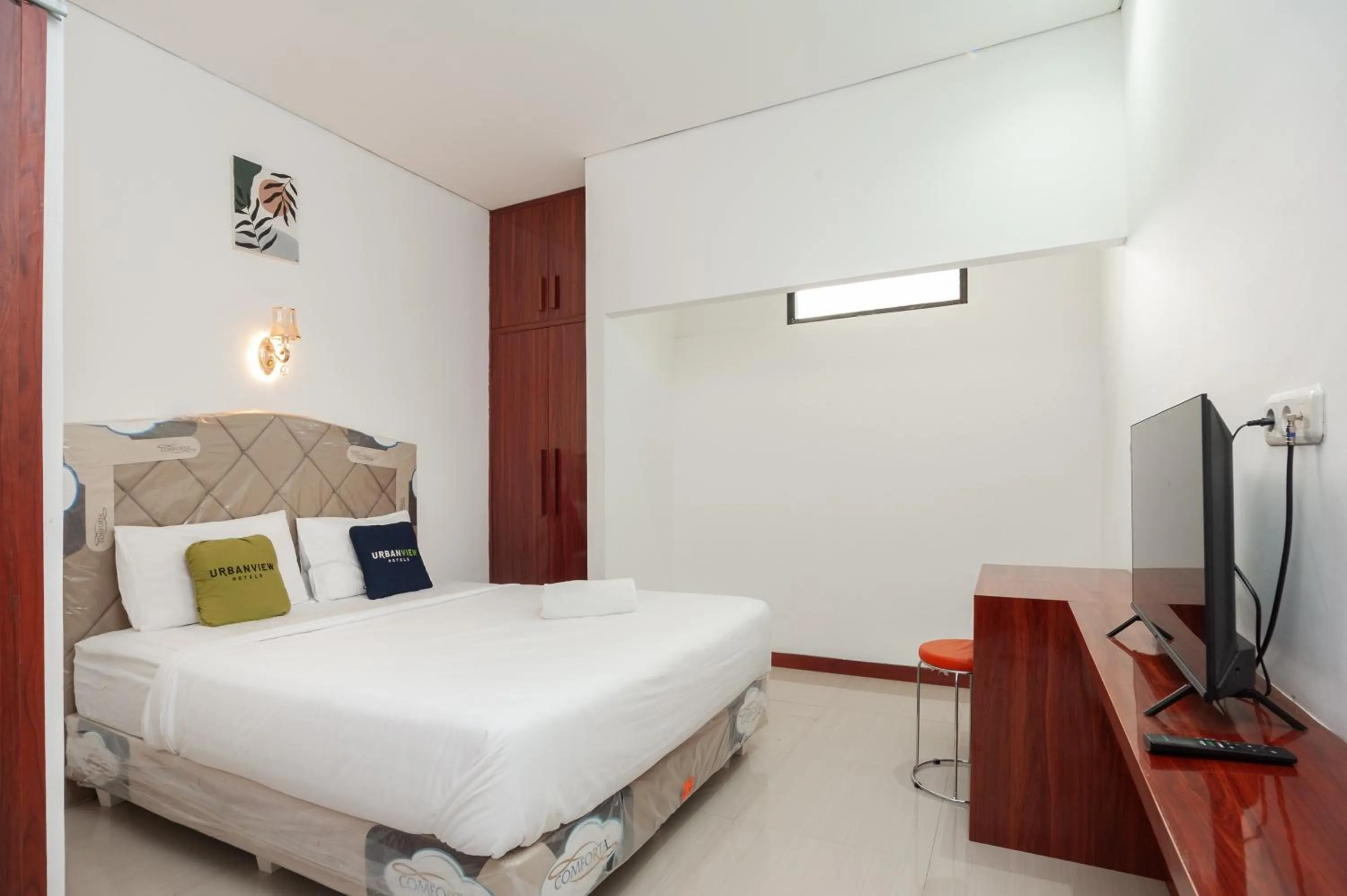 Bed in Urbanview Hotel Amarilis Sentul Bogor by RedDoorz