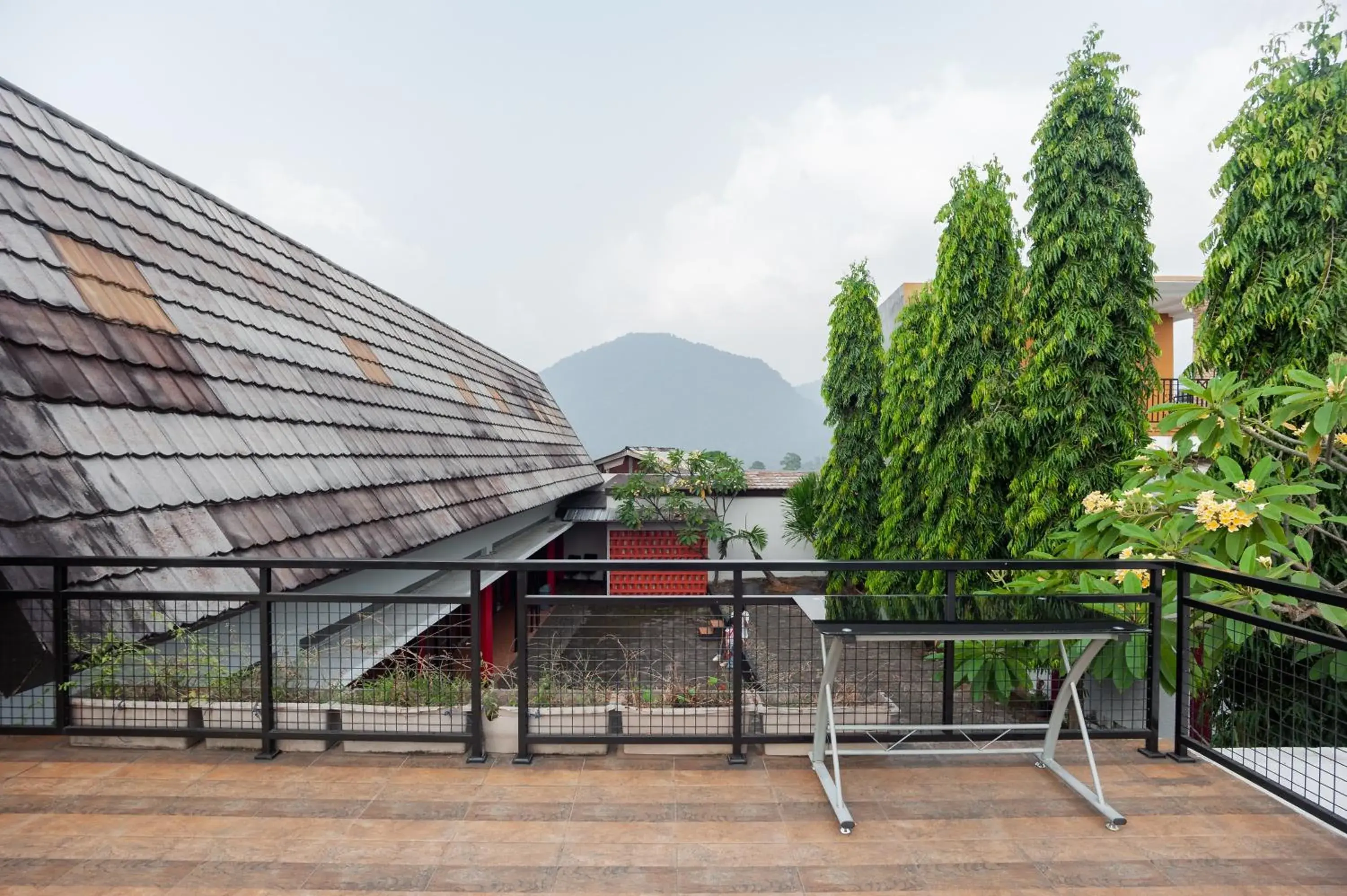 Property building in Urbanview Hotel Amarilis Sentul Bogor by RedDoorz Property building in Urbanview Hotel Amarilis Sentul Bogor by RedDoorz