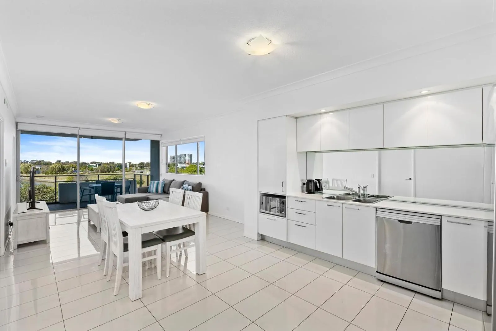 Dining area in Harbour Quays Apartments