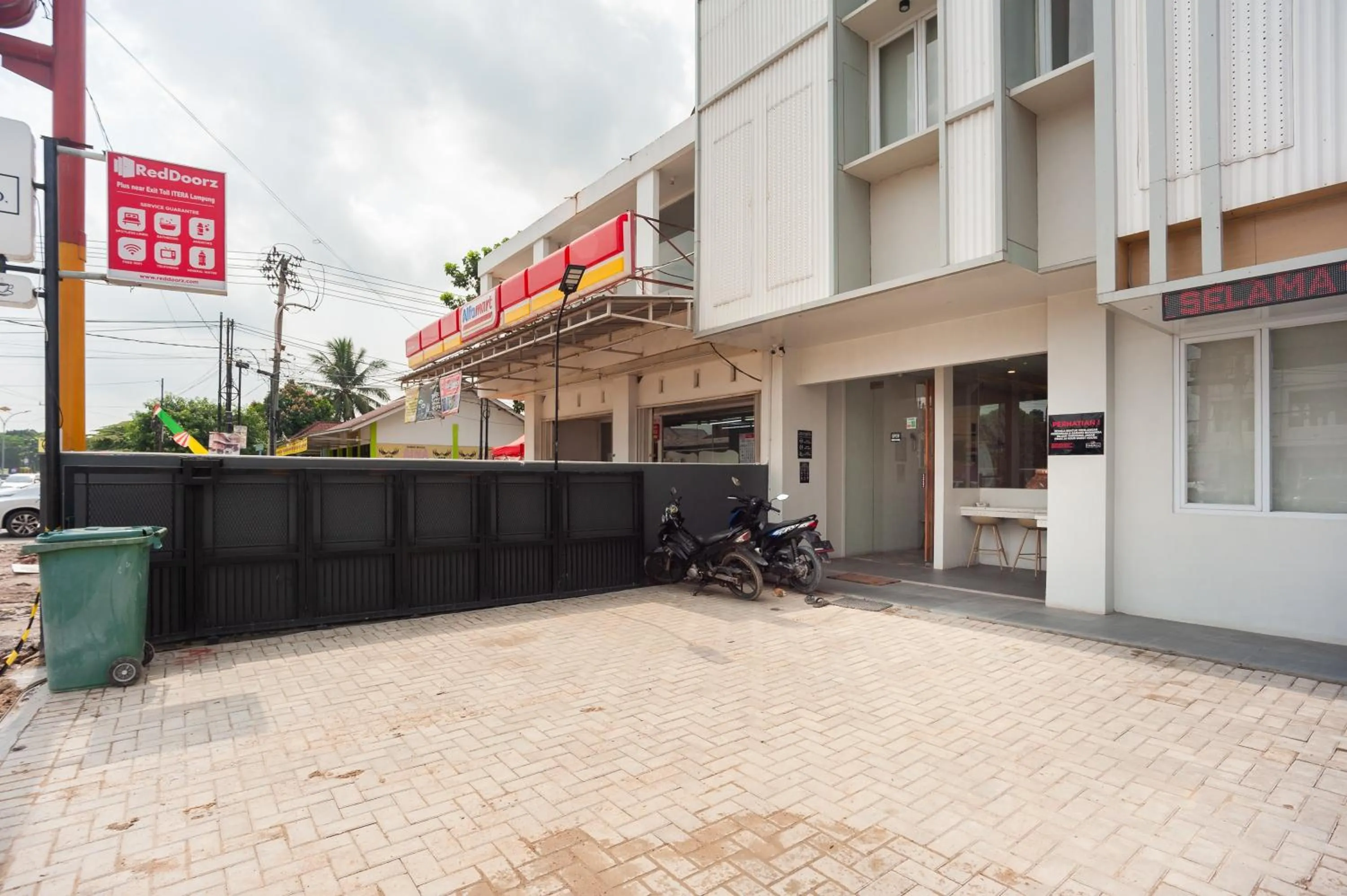 Property building in RedDoorz Plus at Eskole ITERA Lampung