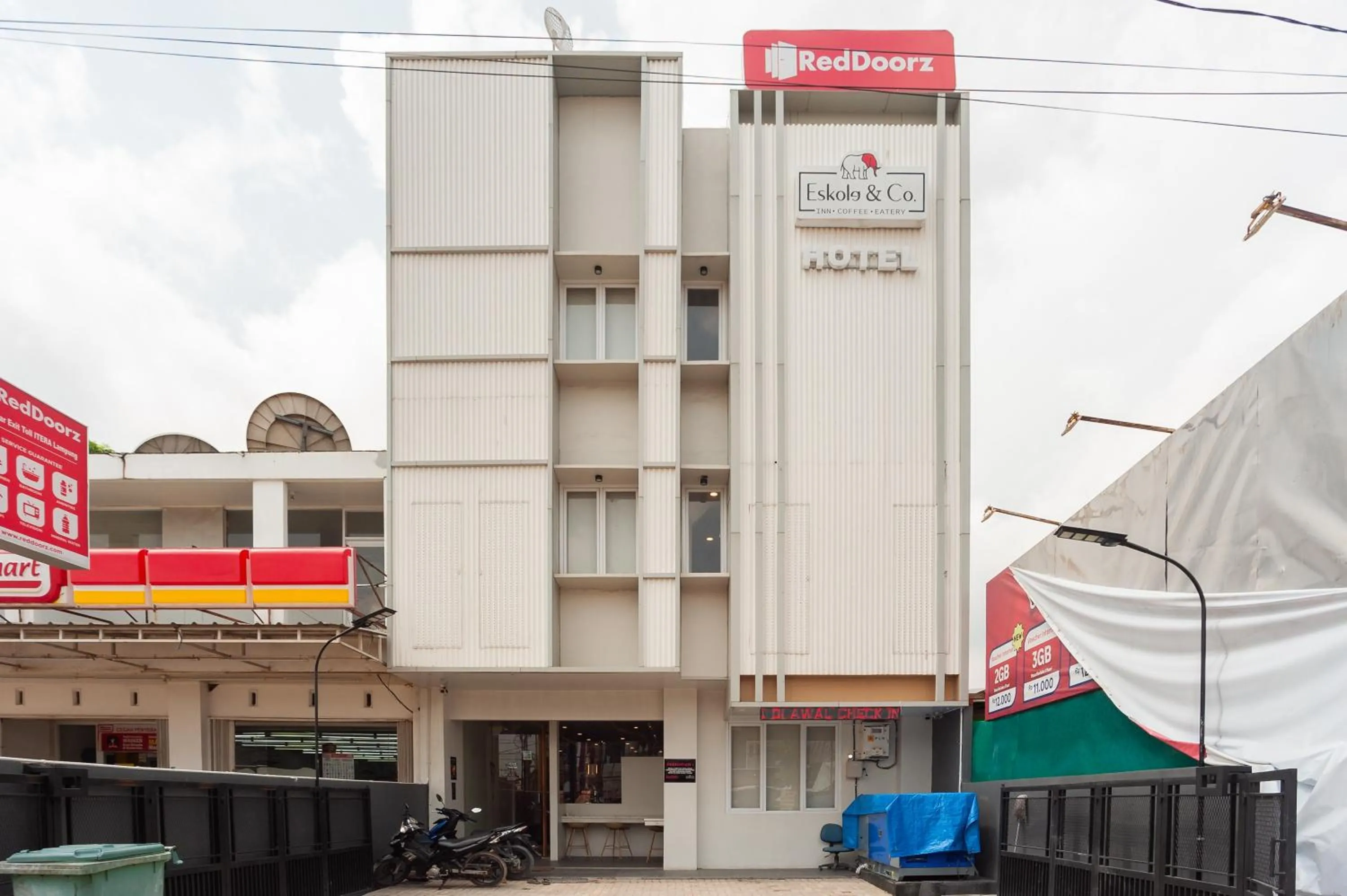 Property building in RedDoorz Plus at Eskole ITERA Lampung