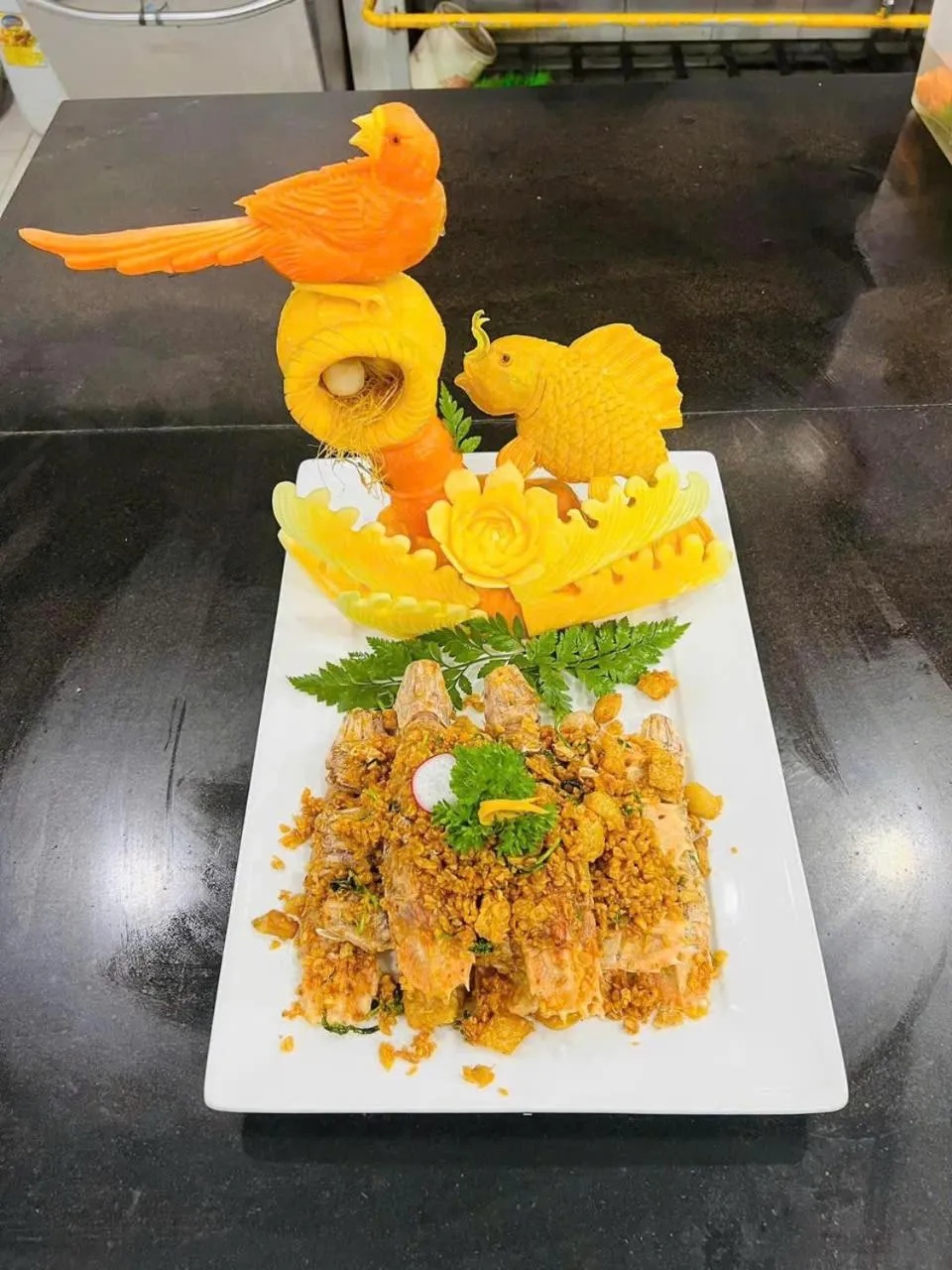 TRA LINH HOTEL & RESTAURANTs