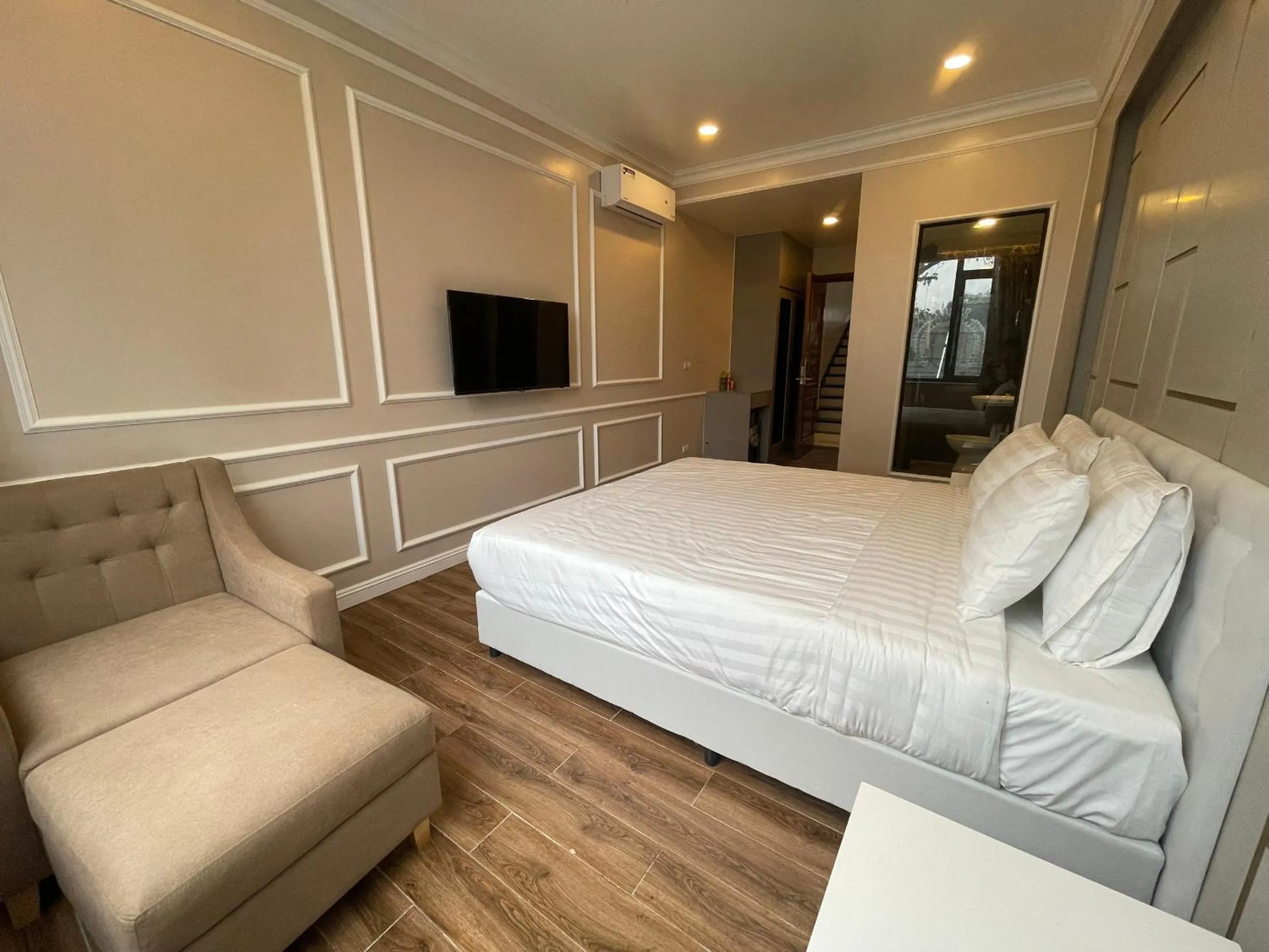 Bed in TRA LINH HOTEL & RESTAURANTs