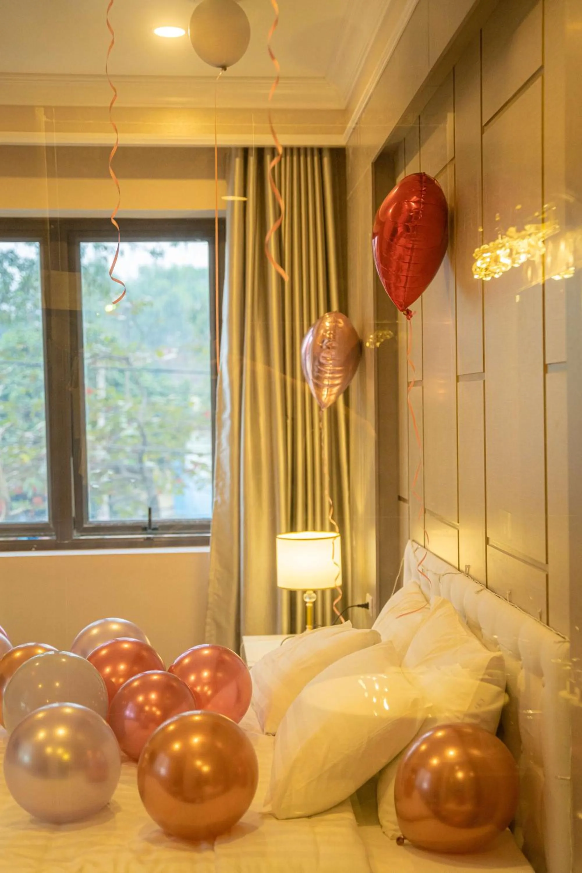 Bed in TRA LINH HOTEL & RESTAURANTs