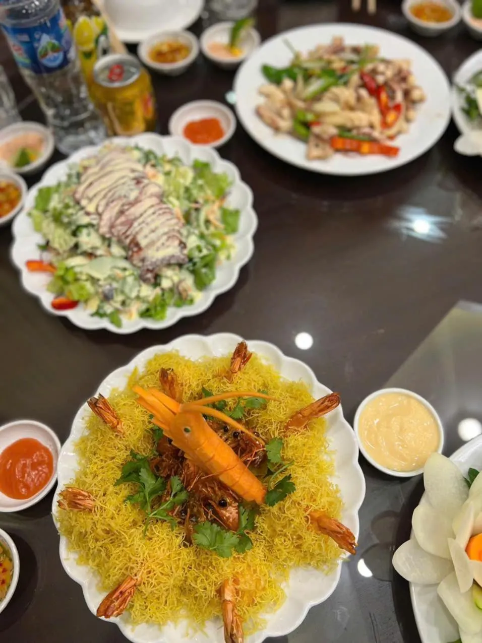TRA LINH HOTEL & RESTAURANTs